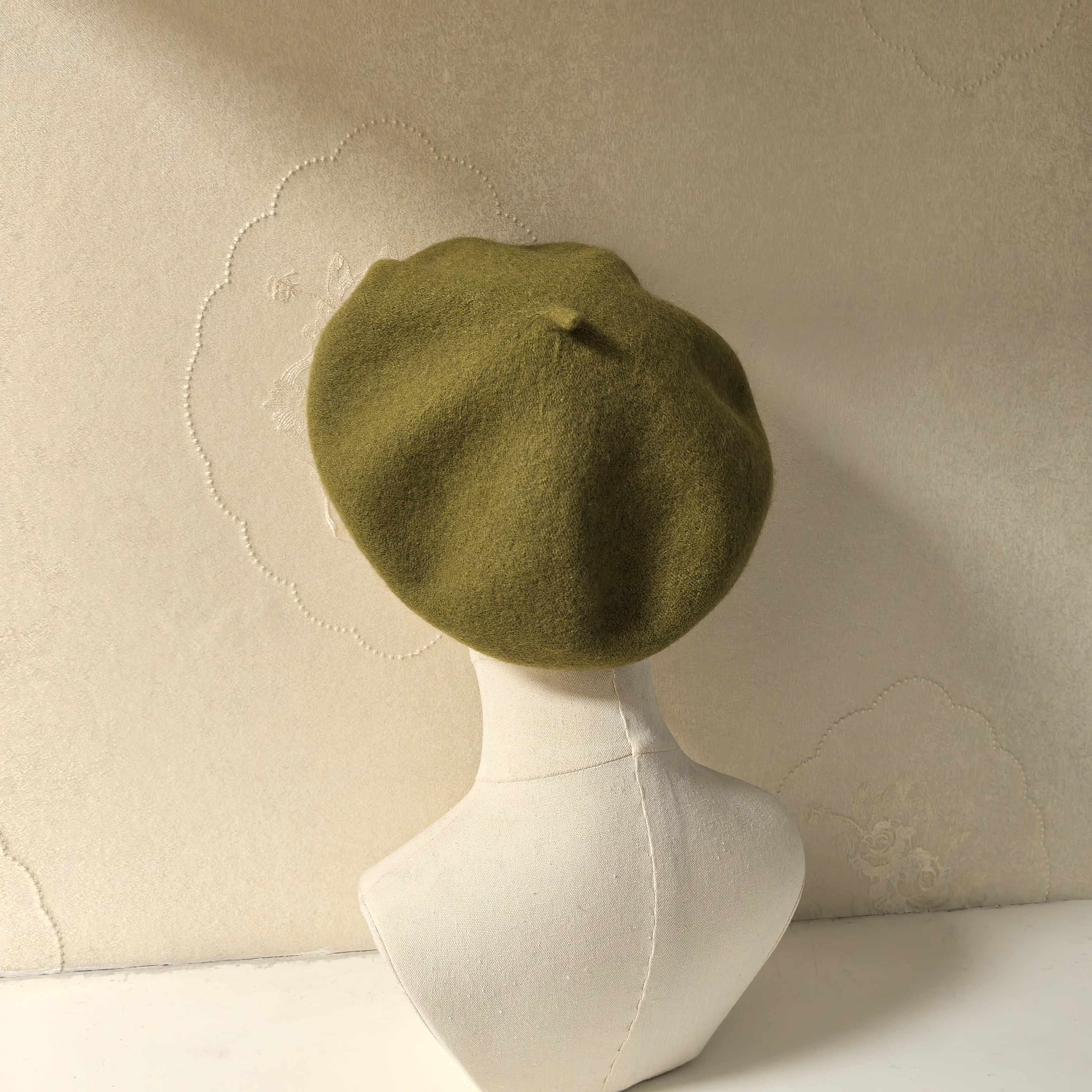 Otoño invierno cachemira boina color liso lana invierno vintage cálido sombrero de pintor tweed sombrero de broche mujer personalizado 122134413 Item Picture