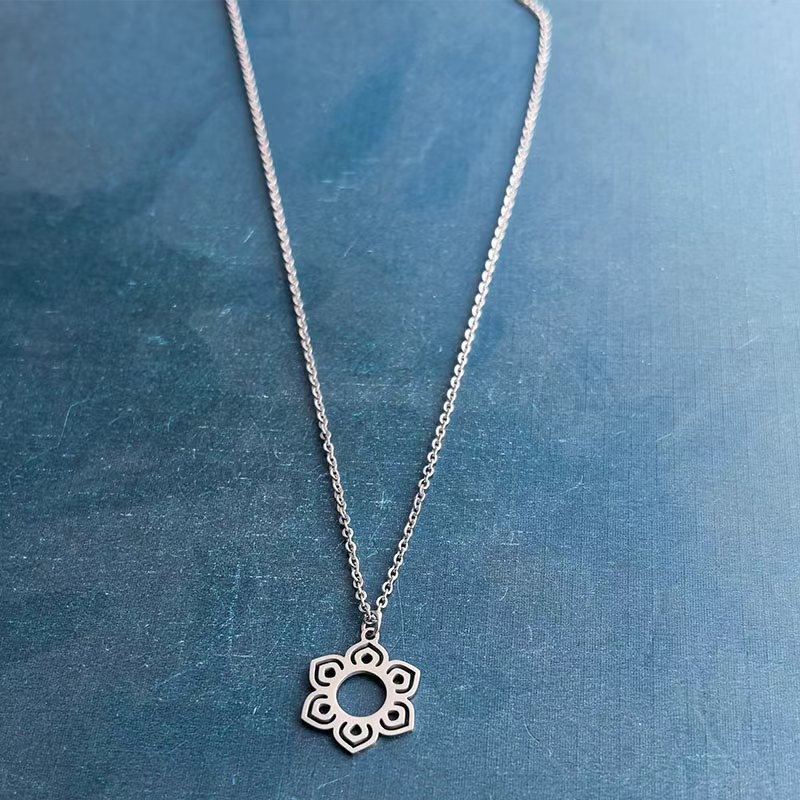 Cross-border foreign trade titanium steel jewelry, stainless steel laser sunflower lotus bracelet pendant, handmade DIY jewelry accessories detail image 3