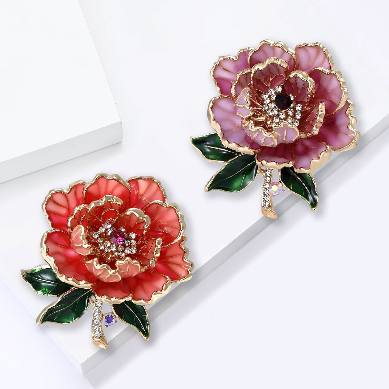 Cross-border best-selling European and American alloy rhinestone peony brooch, fashionable and versatile women's clothing brooch accessory pin