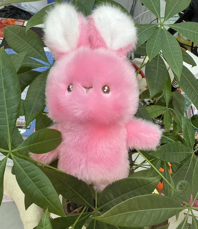 Wangtu Sri plush toy, claw machine doll, wedding and wedding scattering, wedding claw machine, little rabbit pendant Specification image