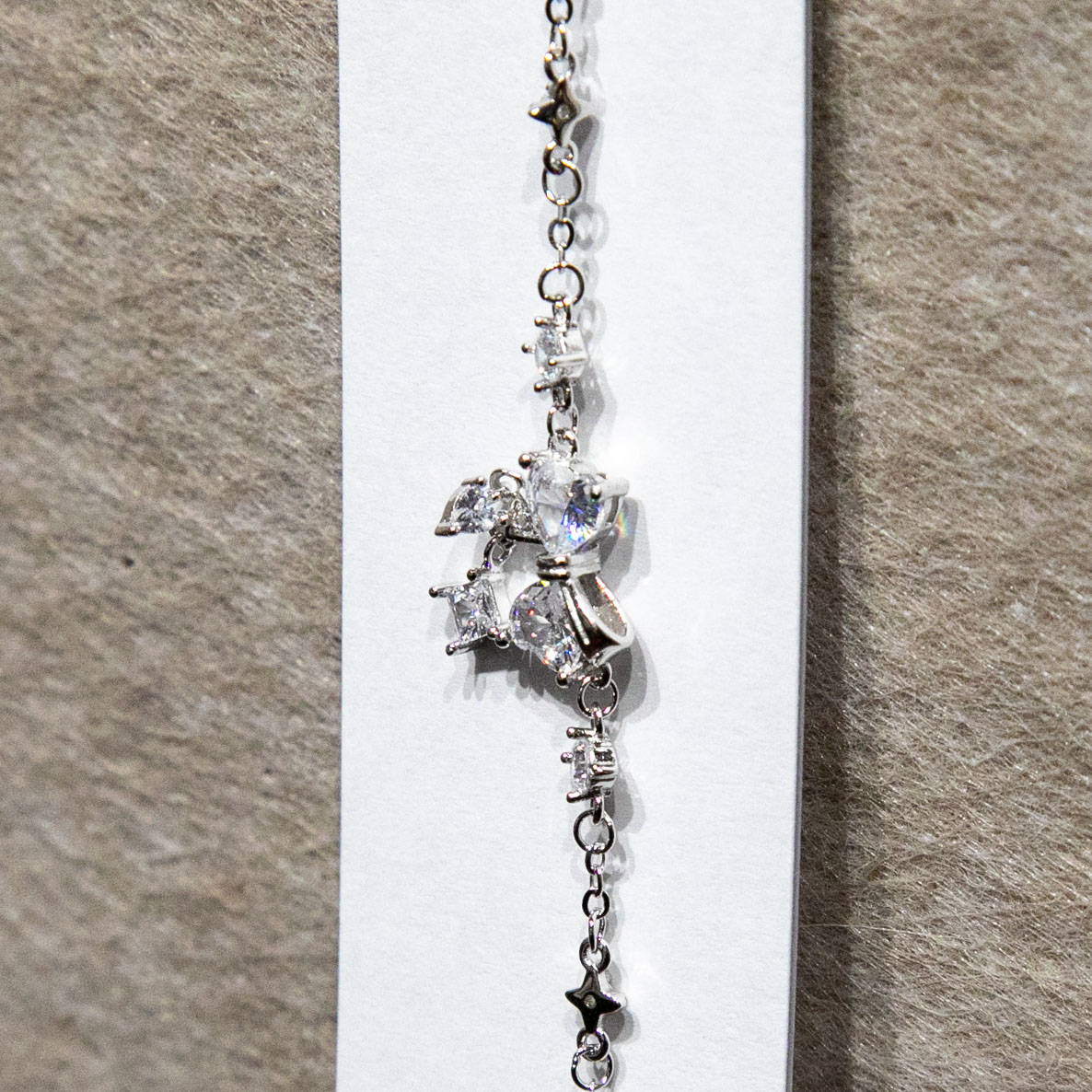 Fashion Precision S925 plain silver engraved Starry River Flowing Light · Bow main diamond embellished with star wish trajectory adjustable light luxury bracelet and jewelry Application Scenario