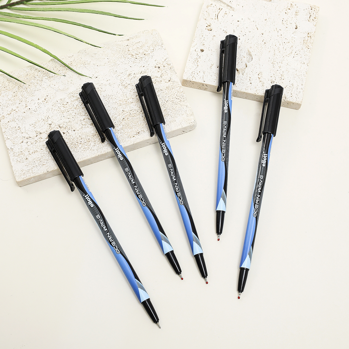LUVA ET-827 Ballpoint Pen (Blue) Application Scenario