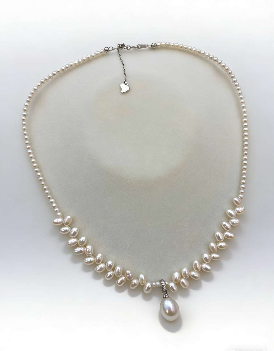وهناك سلسلة من الفضة (S925) من اللؤلؤ الطبيعي للمياه العذبة من الريش القمري 2026. Item Picture