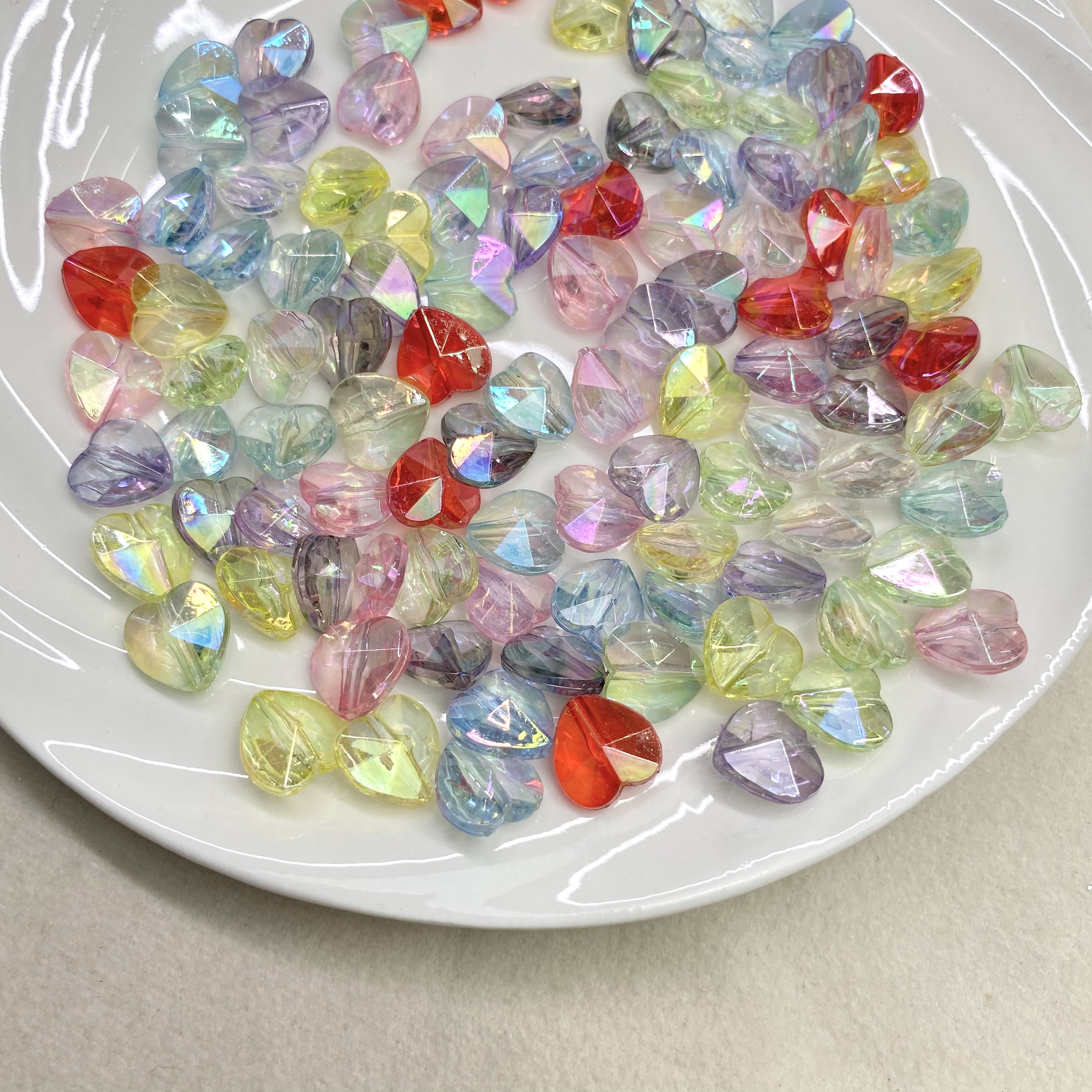 Acrylic ab color-coated transparent diamond cut heart diy/ Mobile phone chain keychain bag hanging decorative accessory material loose beads Application Scenario