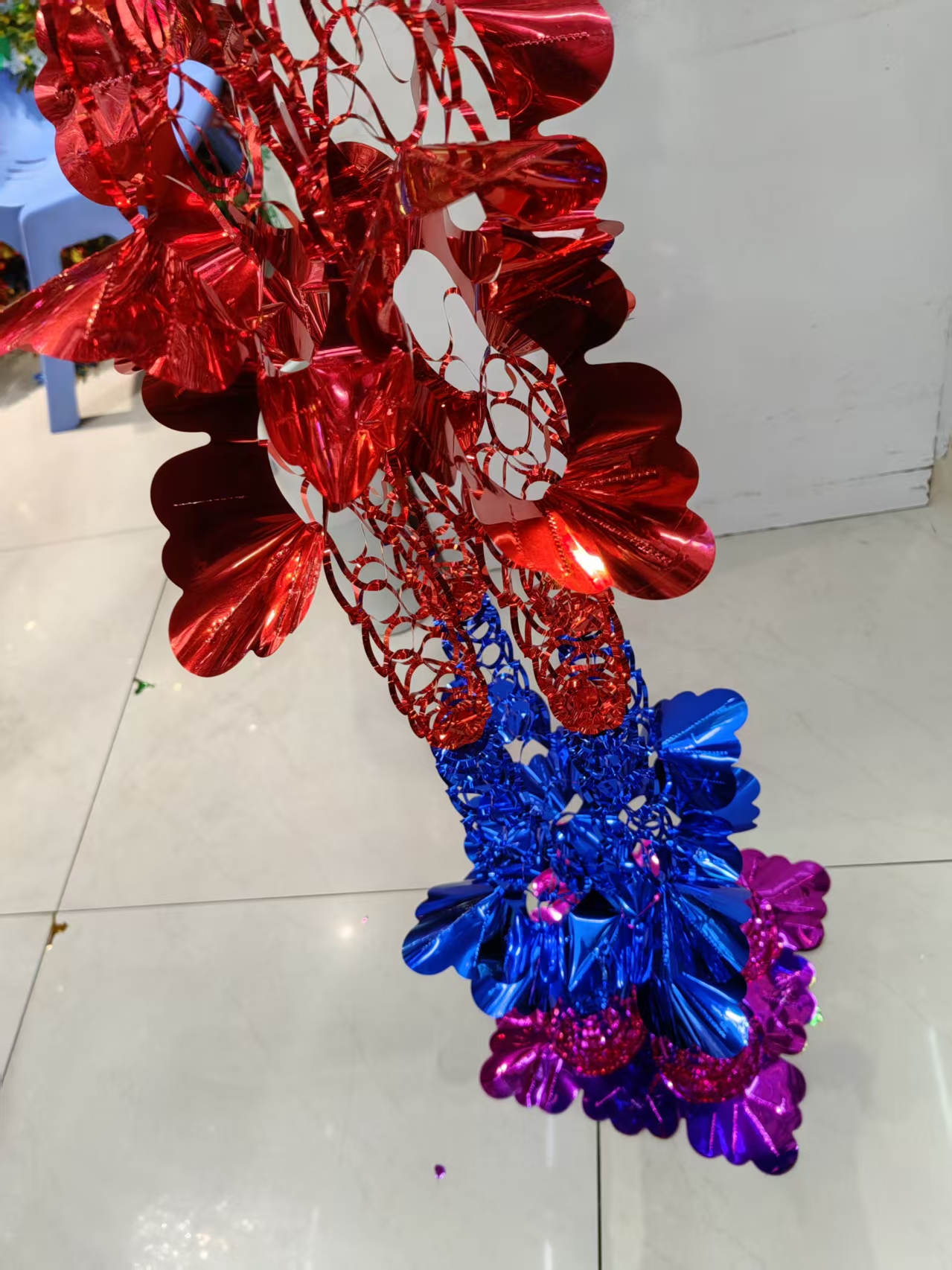 Huanmei Handicrafts, four-ply colorful festive decals, glossy paper, wedding characters, decorative ribbons, wedding room supplies, room handrails, wedding festival decals Specification image