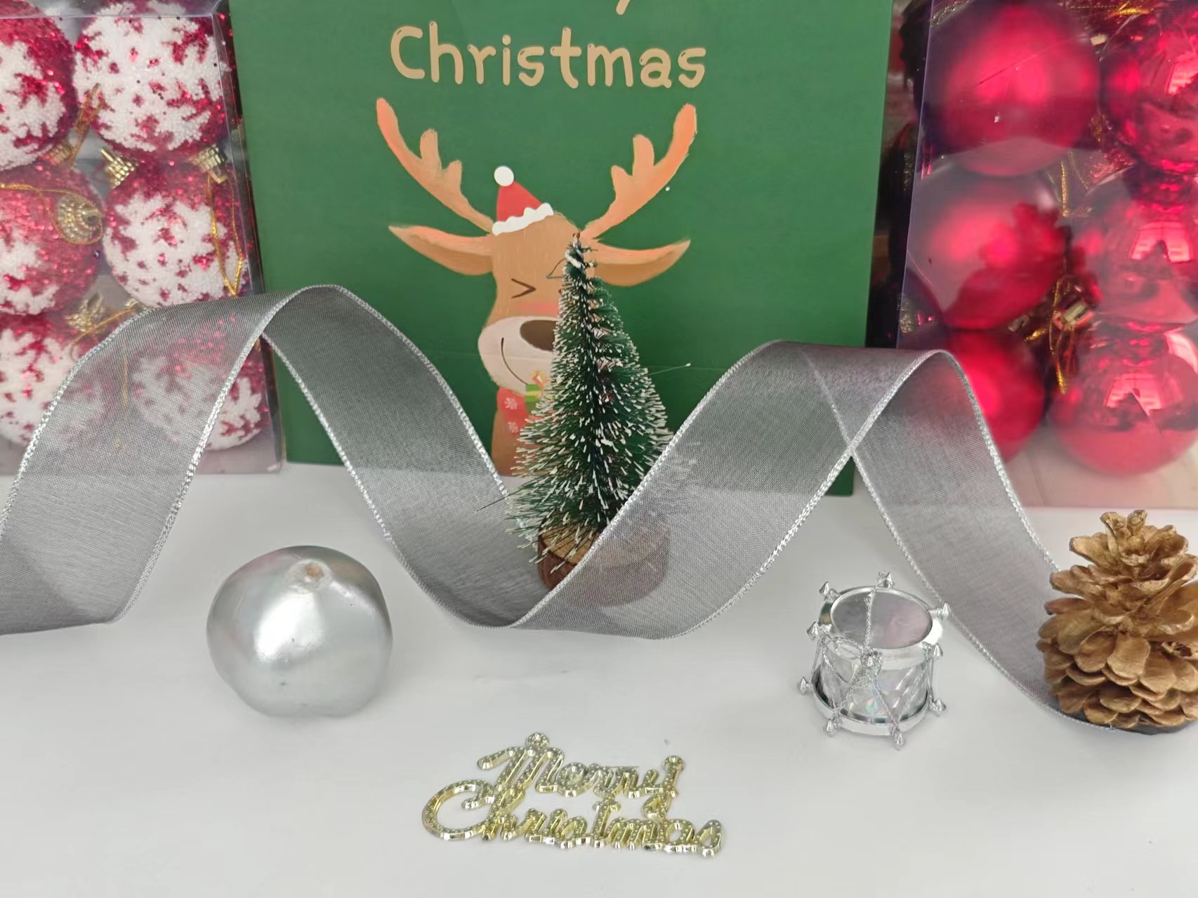 Item No. : 1280 Christmas Gift Packaging Decoration DIY Silver Onion Mesh Belt Christmas Webbing 3.8cm Christmas Wreath Bow details Picture