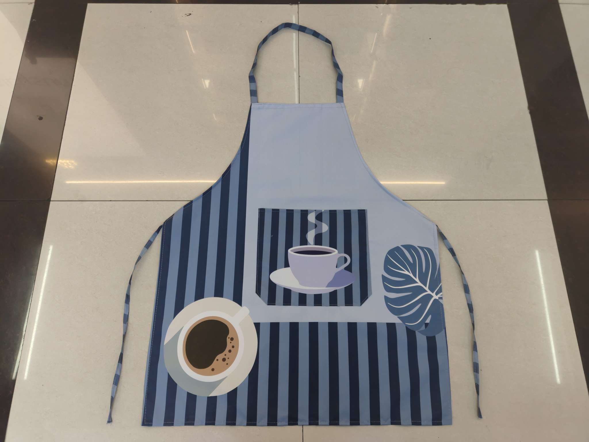 Korean-style fashionable anti-stain, dust-proof and dirt-proof work and home kitchen apron for both men and women, cute baking positioning, neckband and waist wrap details Picture