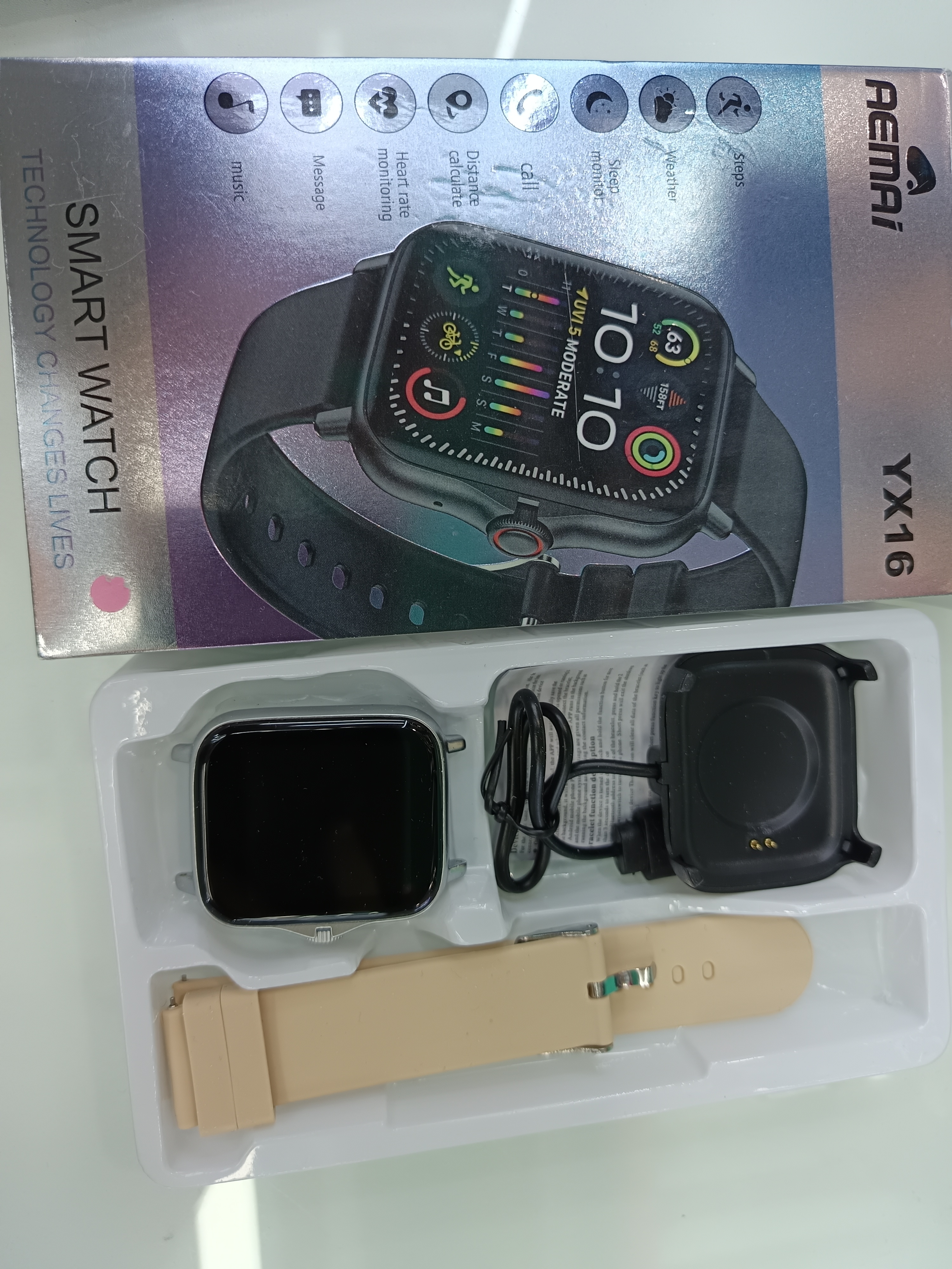 The AEMAI YX16 smart sports watch features a large screen for making and receiving calls, detecting heart rate and blood pressure, and comes with two straps Application Scenario