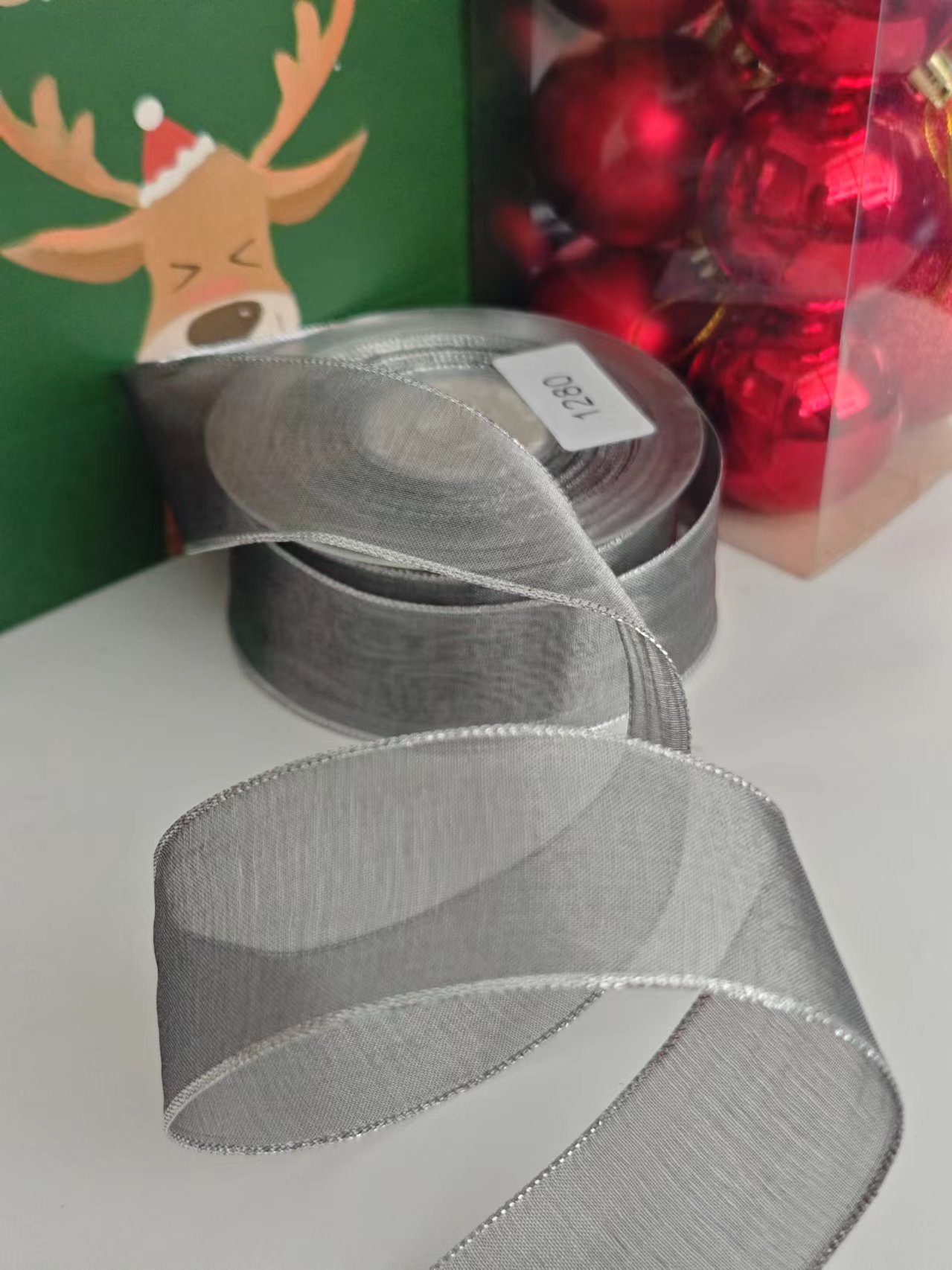 Item No. : 1280 Christmas Gift Packaging Decoration DIY Silver Onion Mesh Belt Christmas Webbing 3.8cm Christmas Wreath Bow