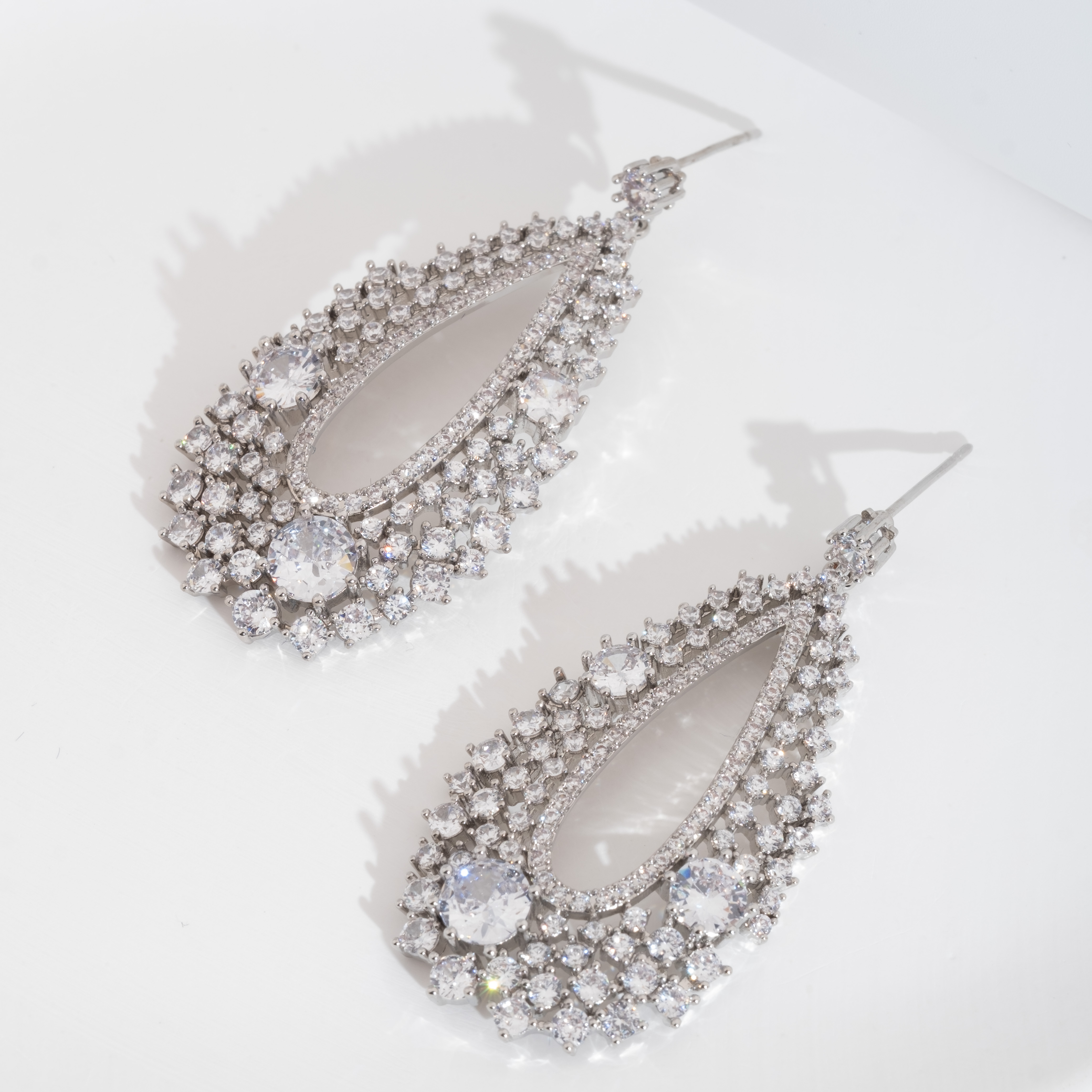 Vintage accessories with a retro and high-end feel, earrings, jewelry and earrings, and a simple design sense Specification image