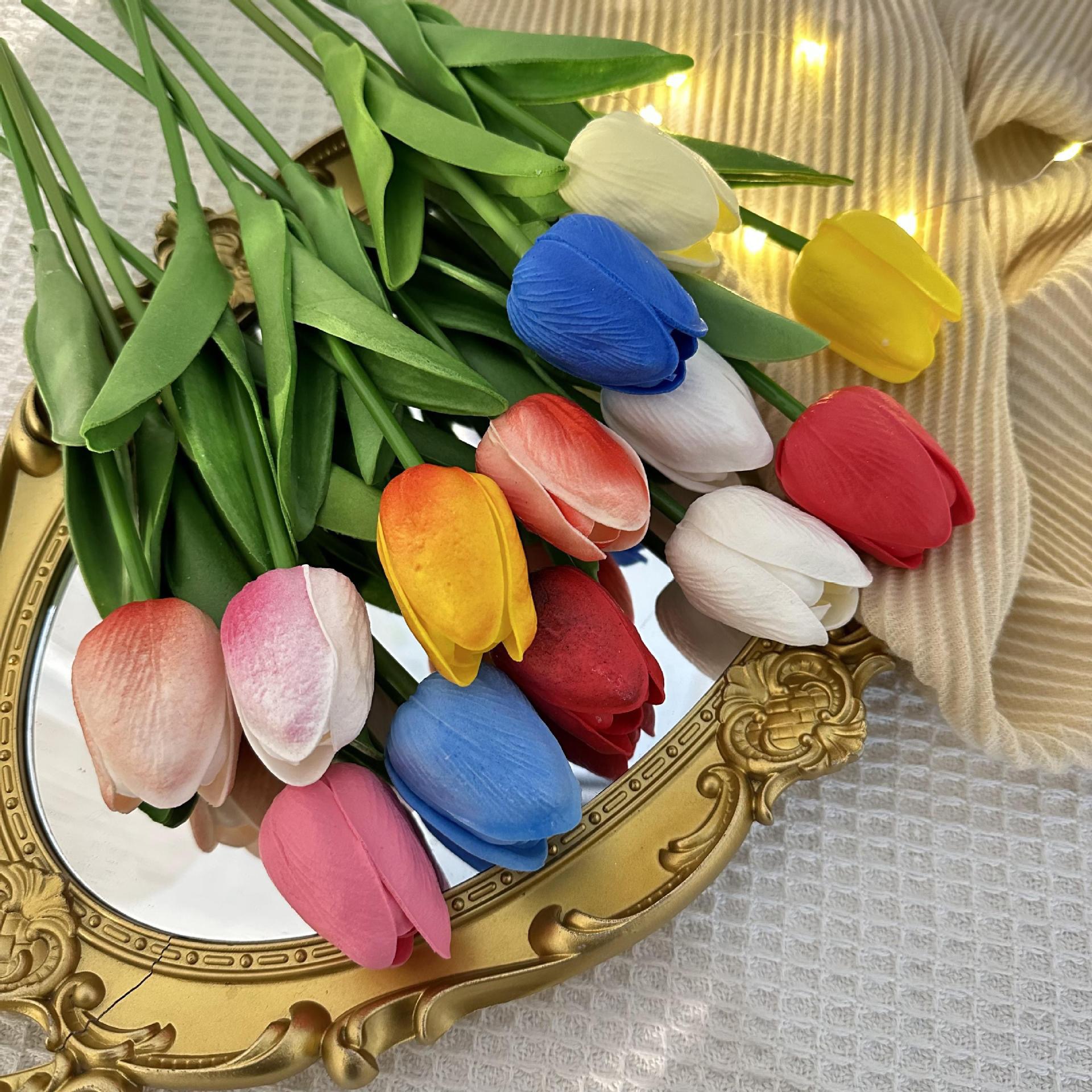 Red tulip bouquets, fresh flower arrangements, flower mud for Valentine's Day sales, flower mud soap, flower girls, long style, elegant paper newspaper, iron wire Item Picture