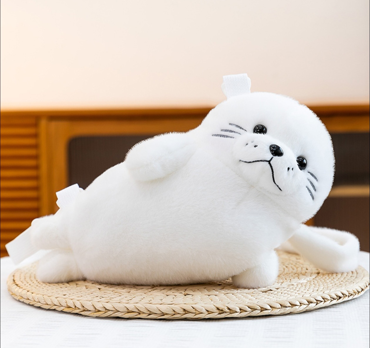 Korean Instagram-style cute seal plush bag, a versatile furry crossbody bag for girls' daily commutes Specification image