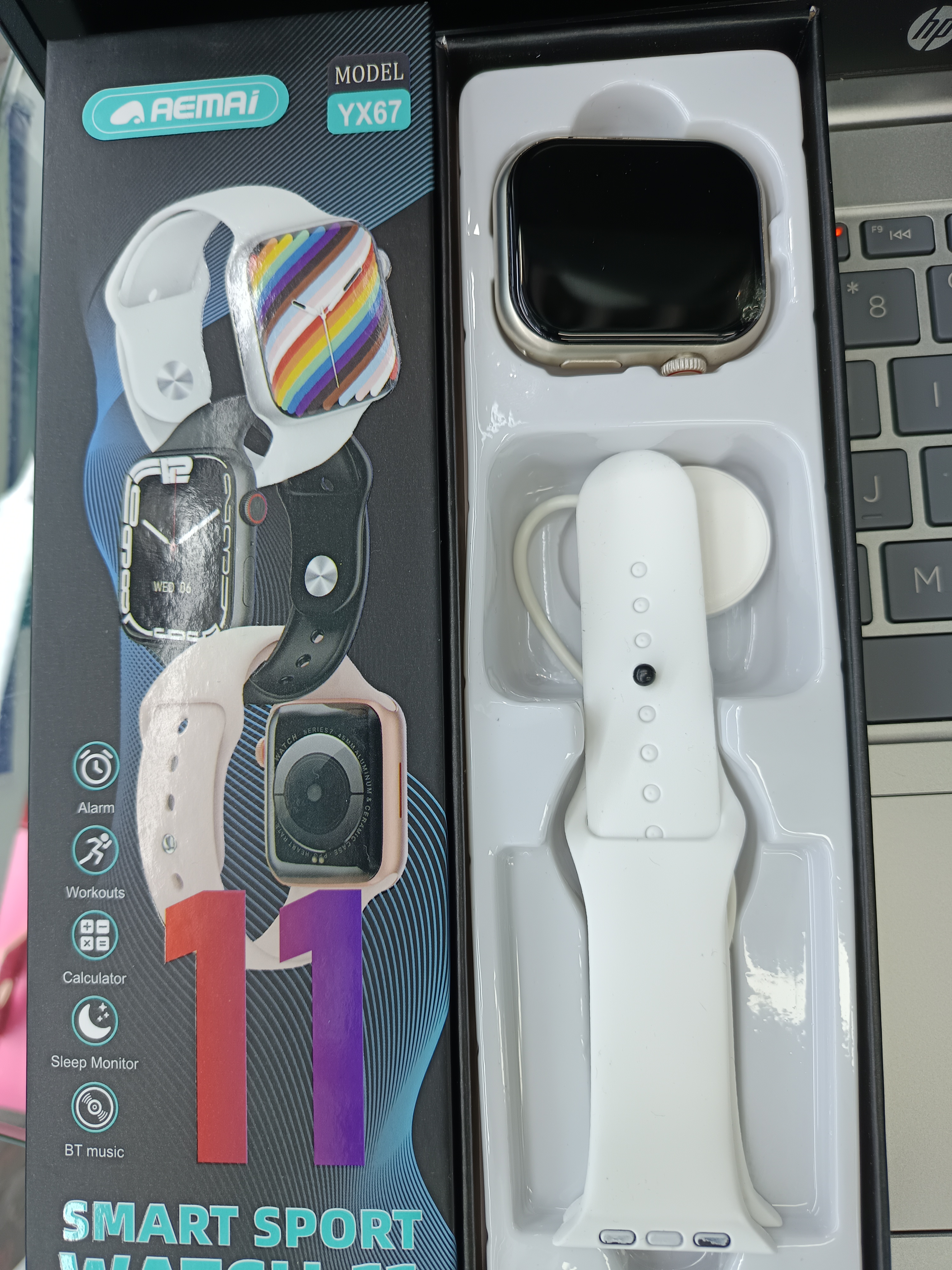 The AEMAI YX67 smart sports watch features a large screen for making and receiving calls, detecting heart rate and blood pressure, and comes with a silicone sports strap Specification image