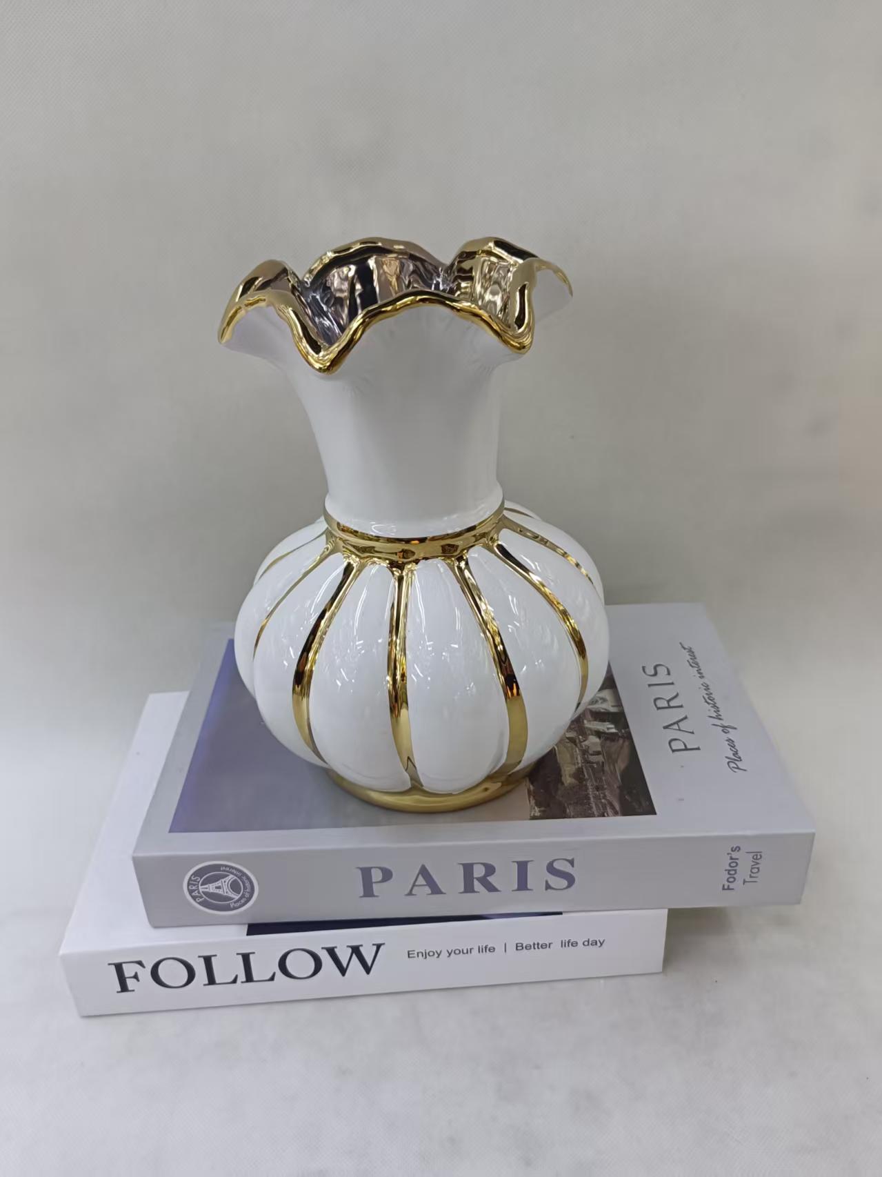 Home decoration artworks, porcelain vases, ceramic vases, home decorations details Picture