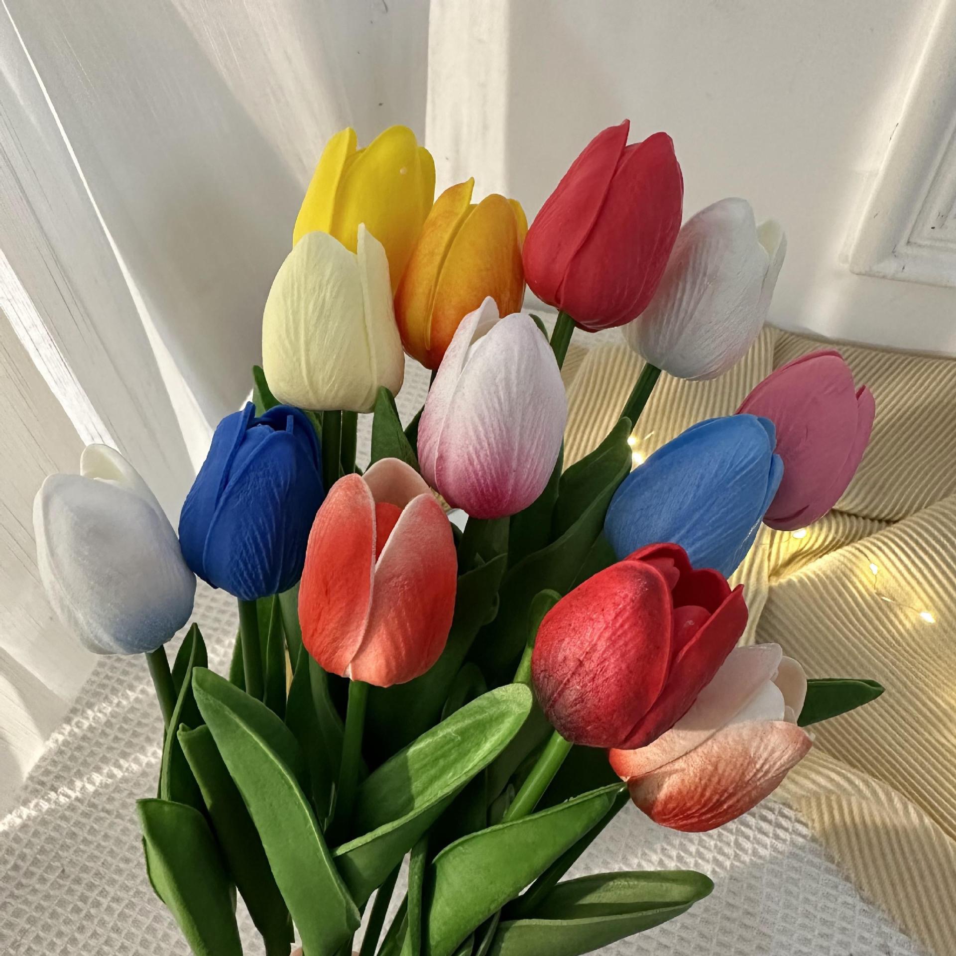 Red tulip bouquets, fresh flower arrangements, flower mud for Valentine's Day sales, flower mud soap, flower girls, long style, elegant paper newspaper, iron wire pic 5