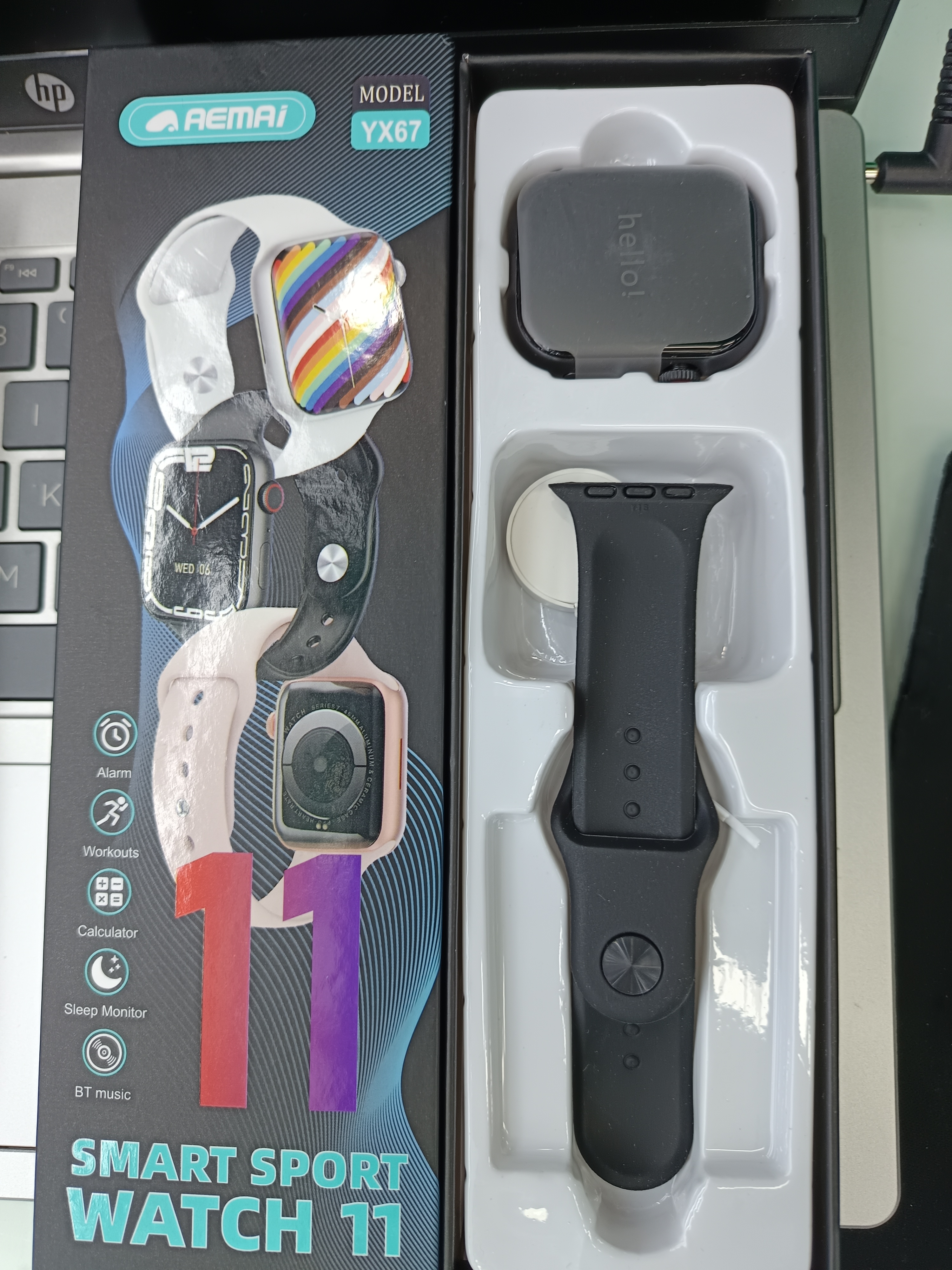 The AEMAI YX67 smart sports watch features a large screen for making and receiving calls, detecting heart rate and blood pressure, and comes with a silicone sports strap details Picture
