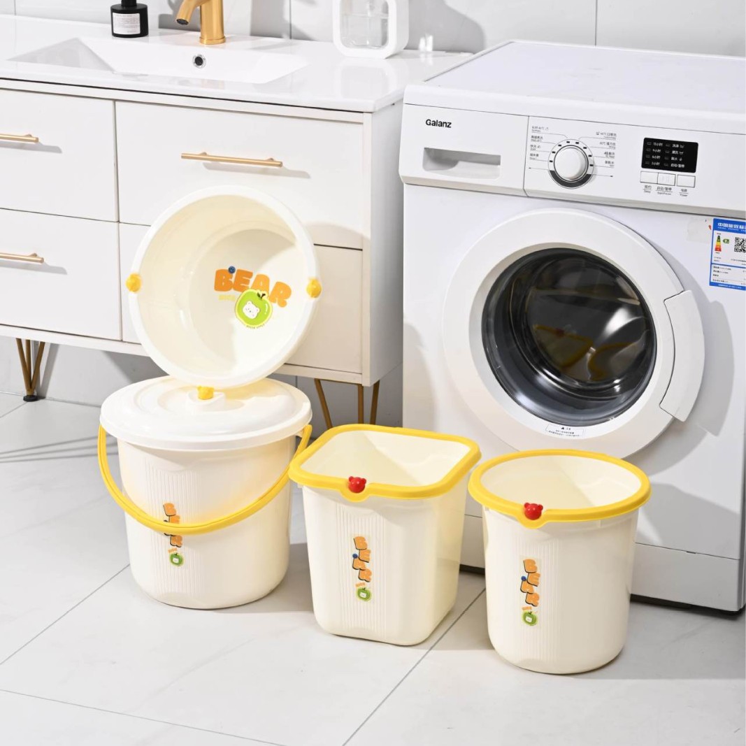 D58-ZG-820 Cream Bear Basin, household washbasin, thickened plastic basin, student dormitory basin, Cartoon basin Application Scenario