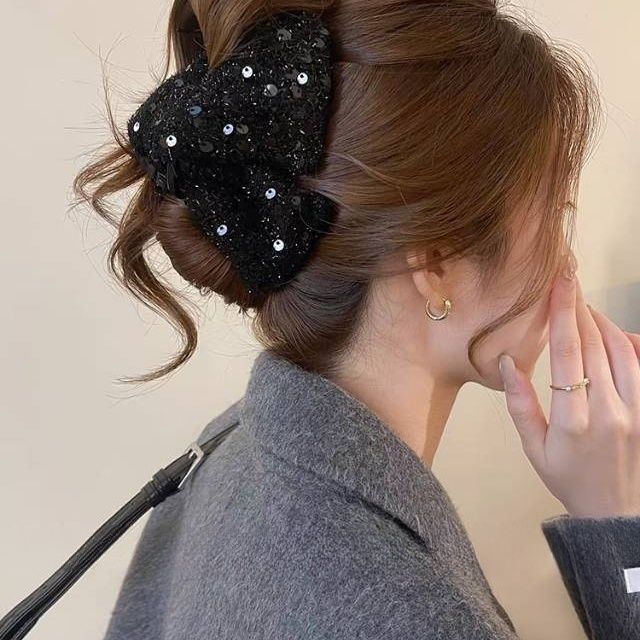 Sequined triangular claw clip for women, 2025 new style, high-end and elegant shark clip, large updo hair clip at the back of the head Item Picture