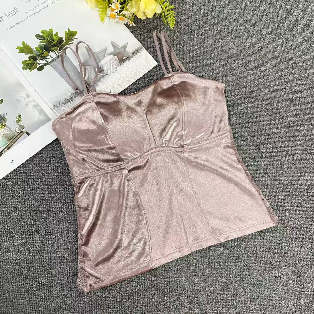 2808# Halter top for export to the Middle East and Southeast Asia. Women's halter top, lace patchwork underwear, sexy and interesting underwear, with breast cushion, no steel ring, QNI details Picture