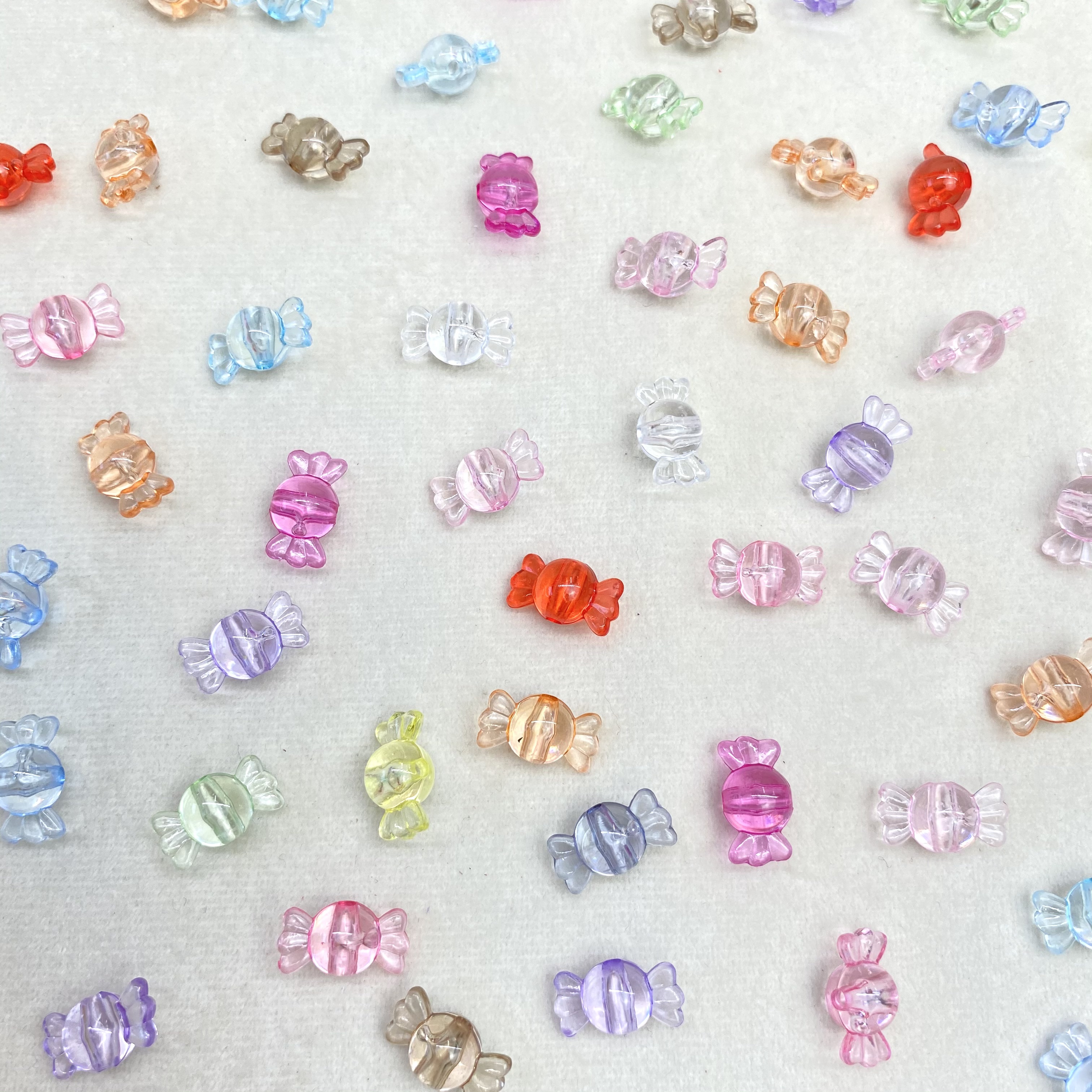 diy acrylic transparent candy beads/Mobile phone chain with keychain accessory material loose beads Application Scenario
