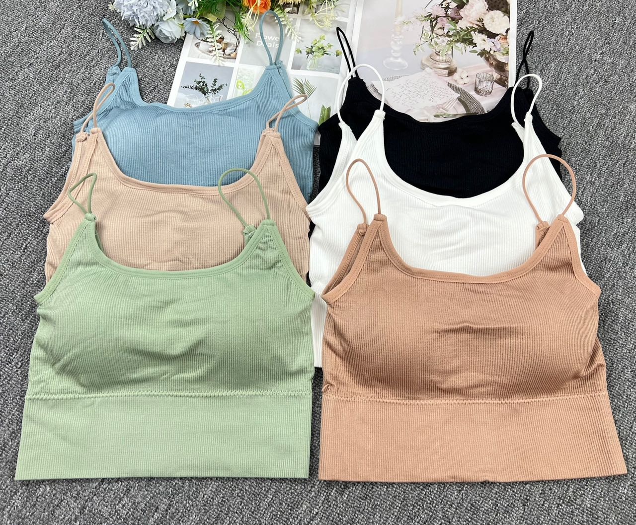 9005# Women's bra export to the Middle East and Africa. Women's bra halter, slim shoulder strap, short, beautiful back, anti-exposure halter vest QNI full figure