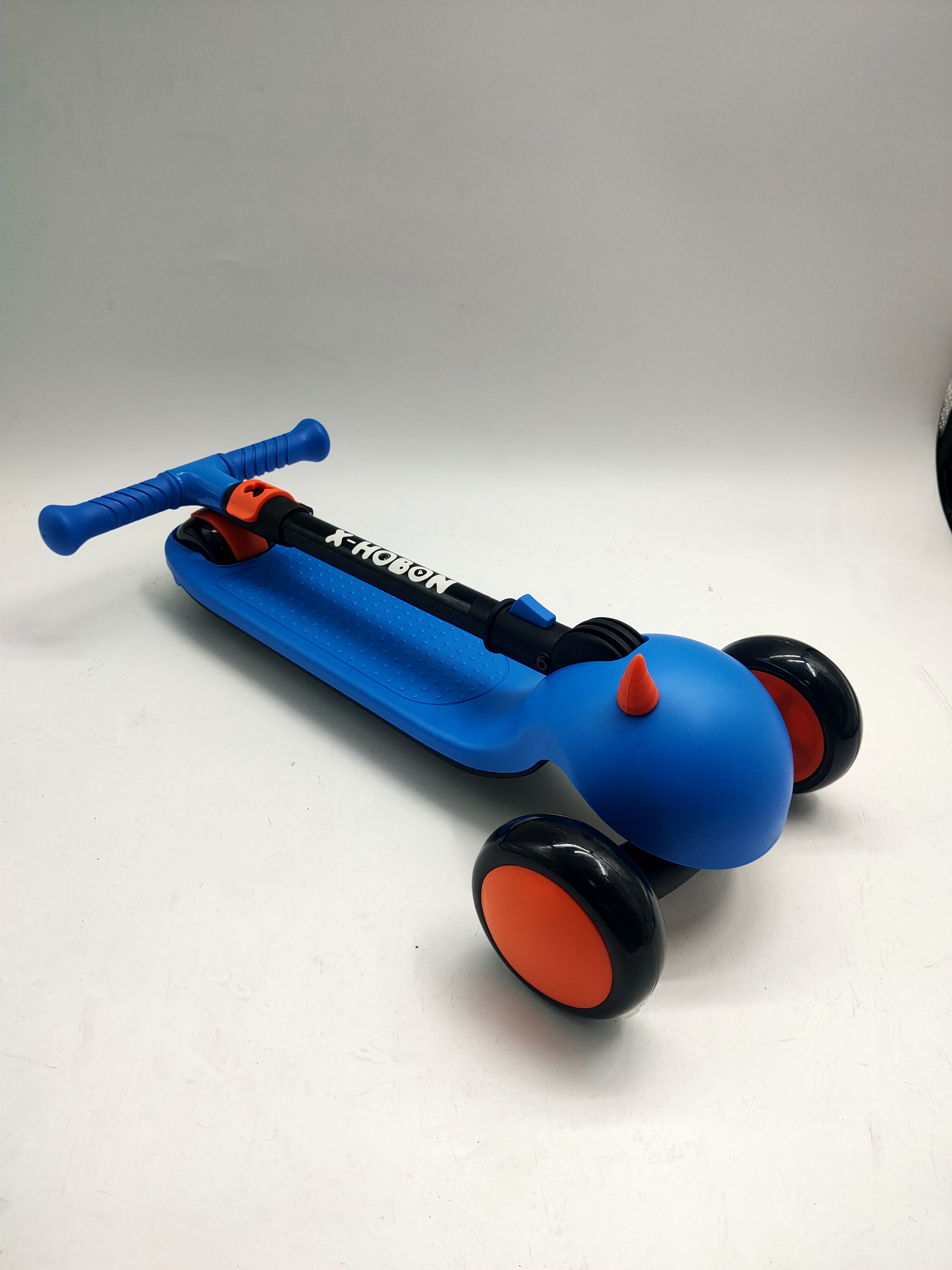 B1 Pink children's scooter, main body, baby swimming pool mobility scooter, 1-year old toy gift package, mobility scooter, factory customized scooter, 2-8 years old children's luminous scooter, small animal one-button folding and riding Item Picture
