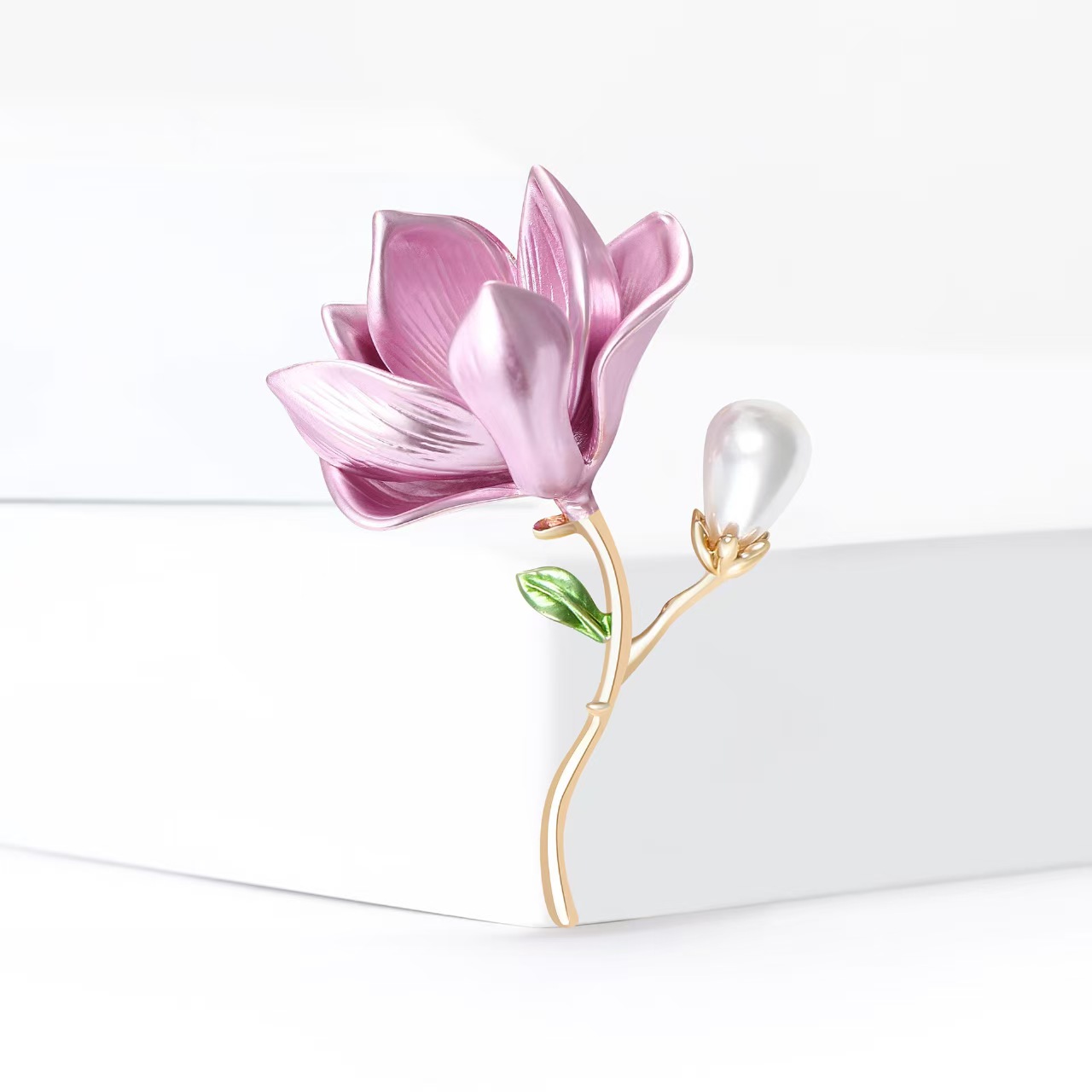 Cross-border best-selling European and American fashion and creative enamel curcuma pearl brooch, alloy diamond-encrusted, versatile suit and personalized accessory Item Picture