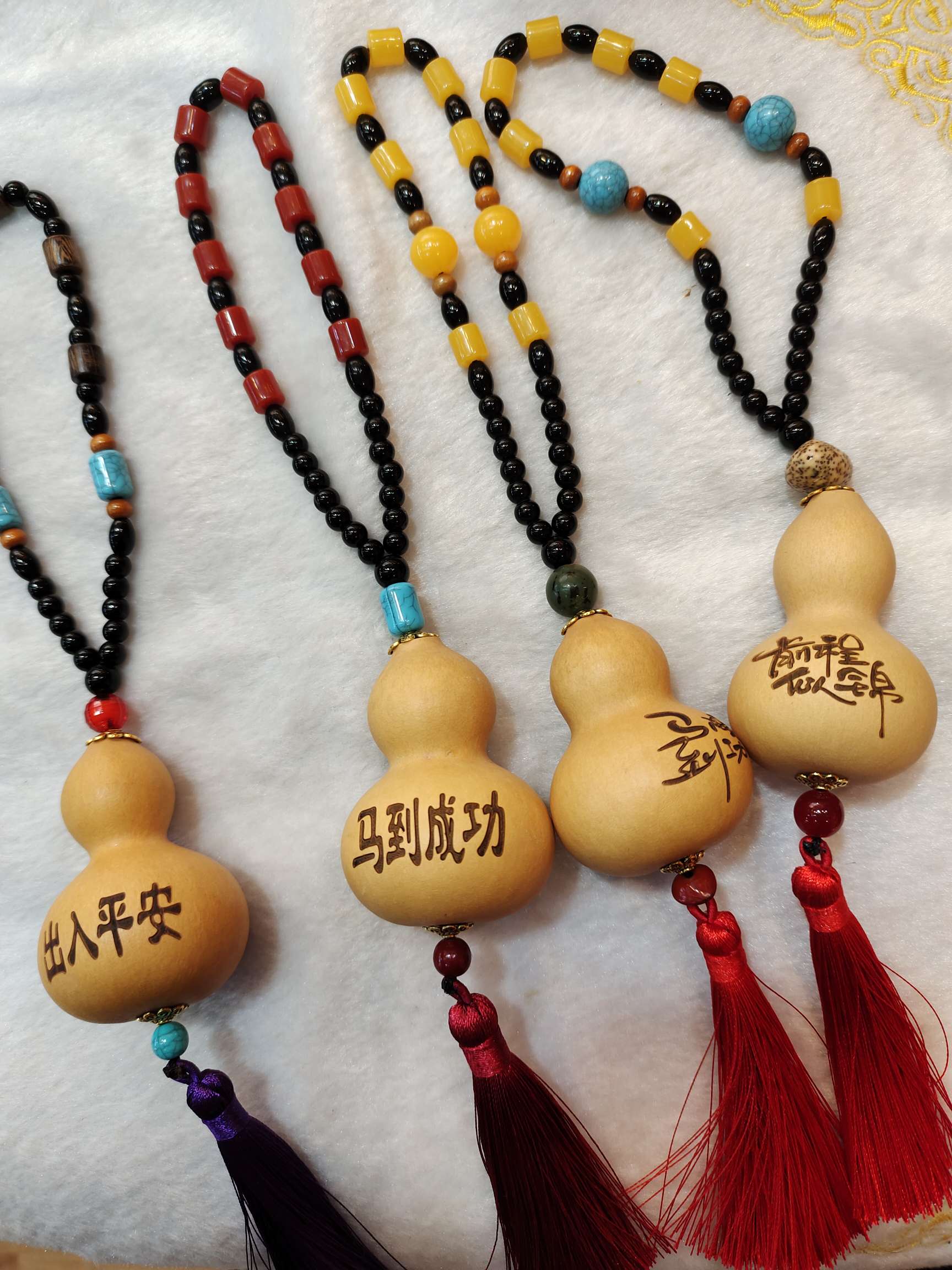 All kinds of gourd ornaments and pendants are available to attract wealth, good fortune and ensure safety Specification image