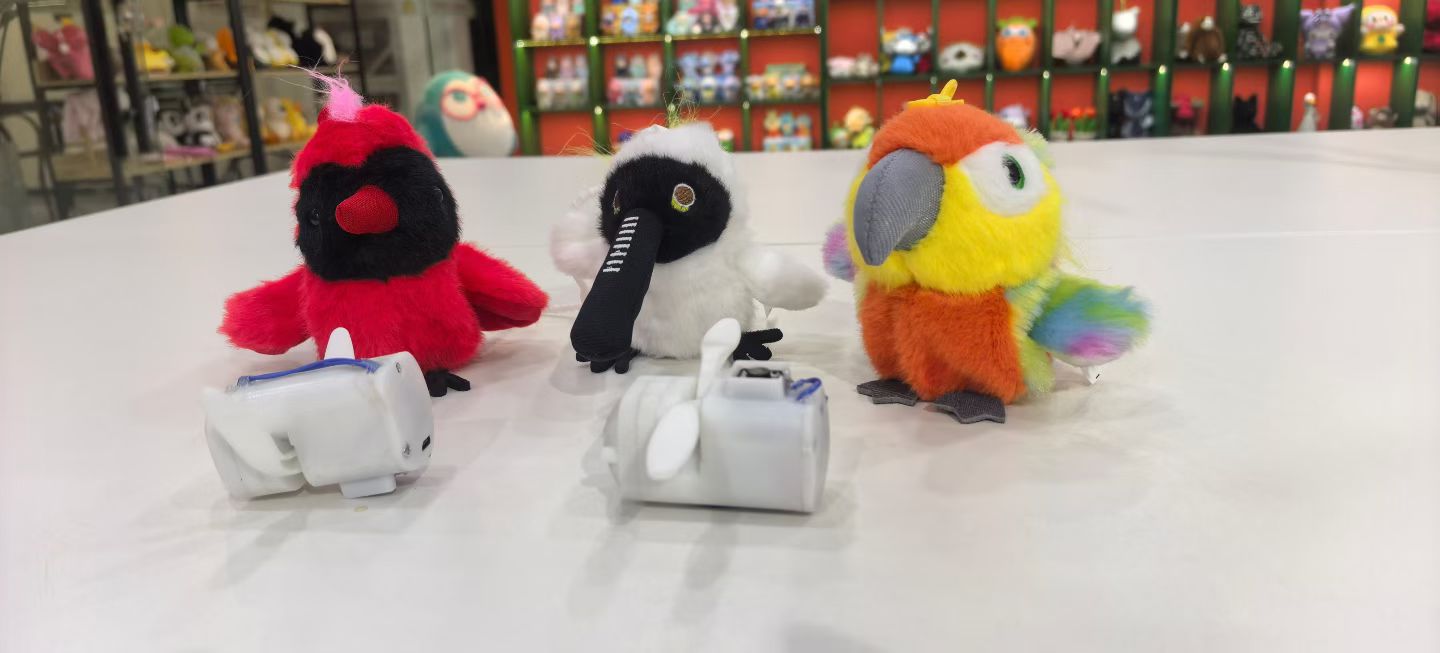 Cross-border bestseller Kuanghai Doudou Bird electric cat toy, sound-making simulation birds, birds, sparrows, black phoenixes, parrot nests, singing recording, wing-flapping birds, plush toy pendants, fledings Item Picture
