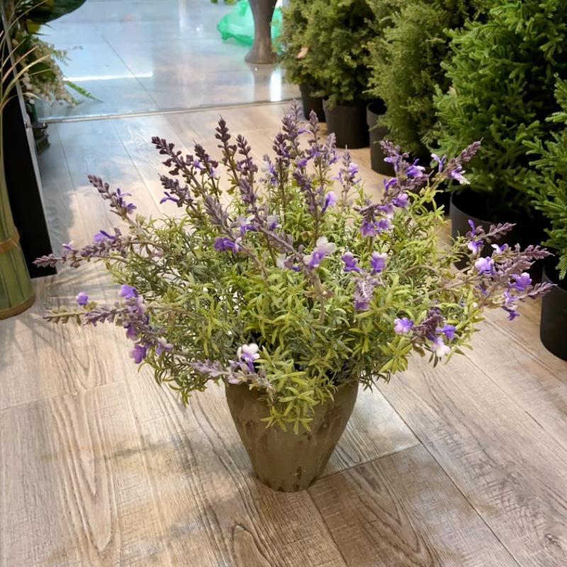Factory store direct sales of purple flower bouquets, 7-head lavender flower buds, lavender flower arrangements, home and wedding decoration props, decorative items Application Scenario