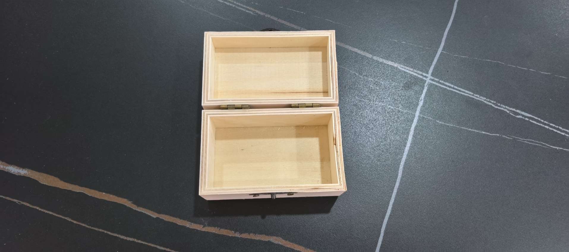 木质工艺品实物图