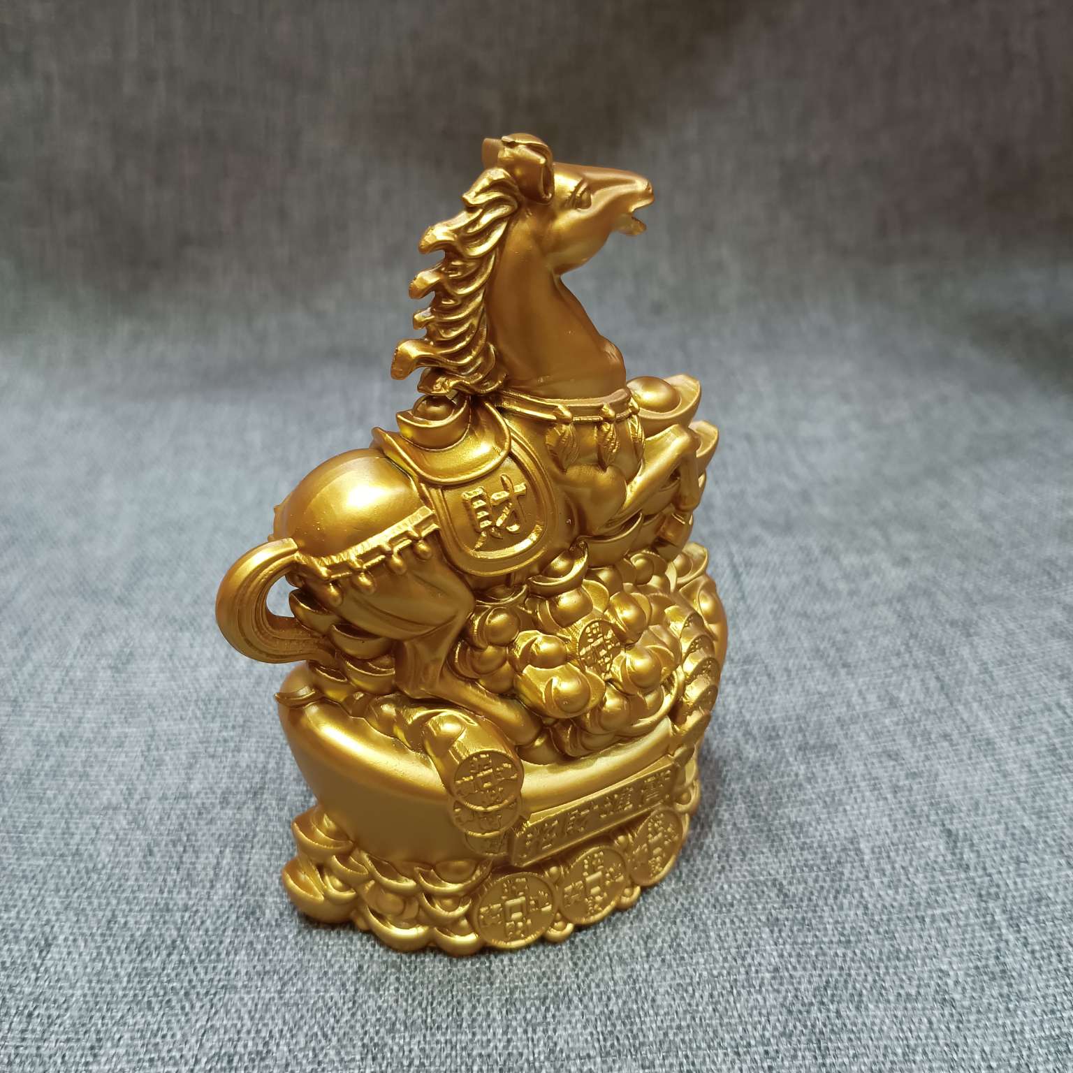 Zhonggong Craft alloy ornaments with gold ingots are about to bring wealth detail image 2