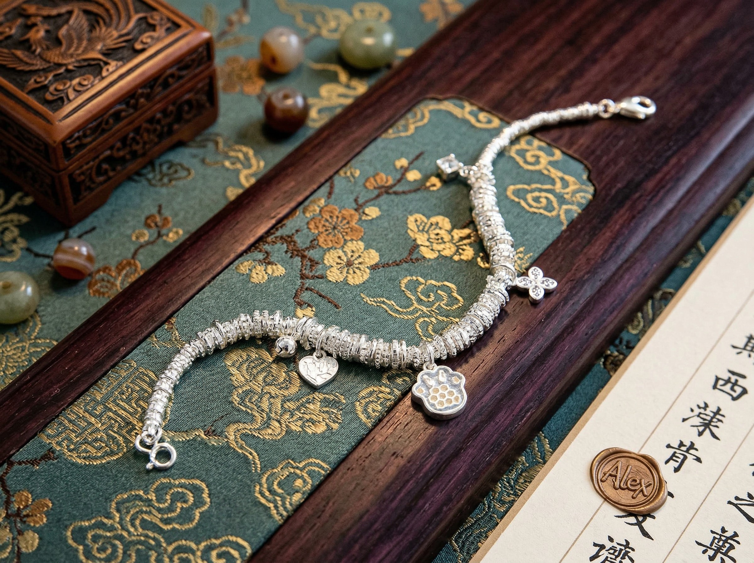 S925 Plain Silver Fashion Craftsmanship Lucky Cute Claws · Lively Cat Claws Dice Bell Beaded 925 Silver bracelet