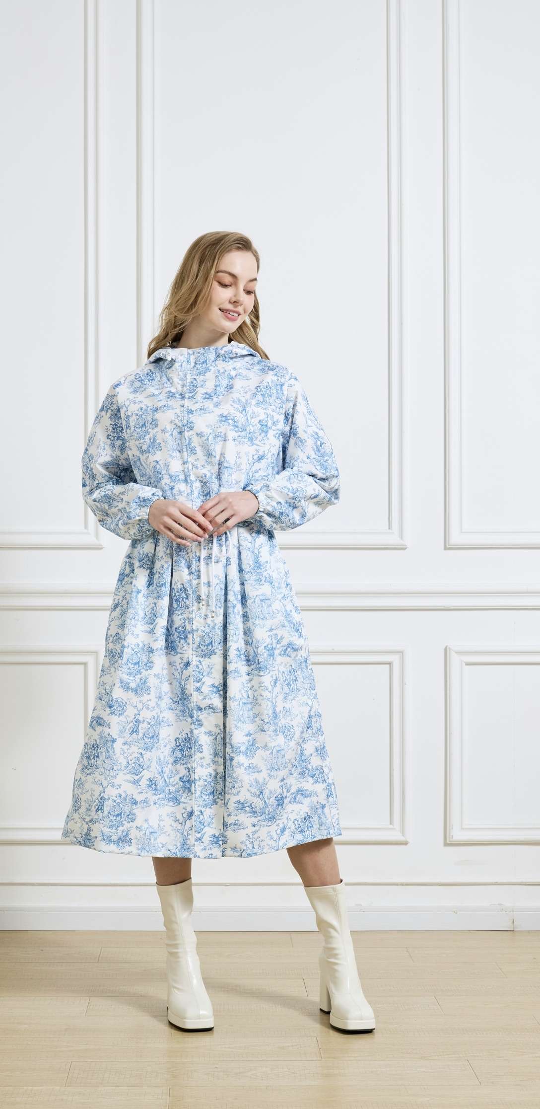 时尚风衣款女用雨衣古典法式油画风图案韩版流行图案可收腰防暴雨雨衣产品图