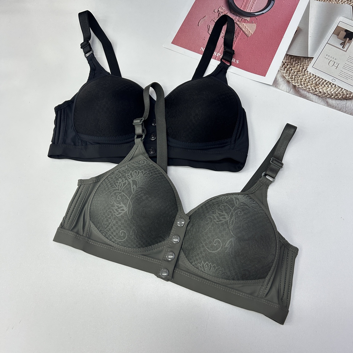 FCM-926# Women's bras for export to the Middle East and Africa. Women's bras with front open buttons, comfortable and seamless bras, QNI details Picture