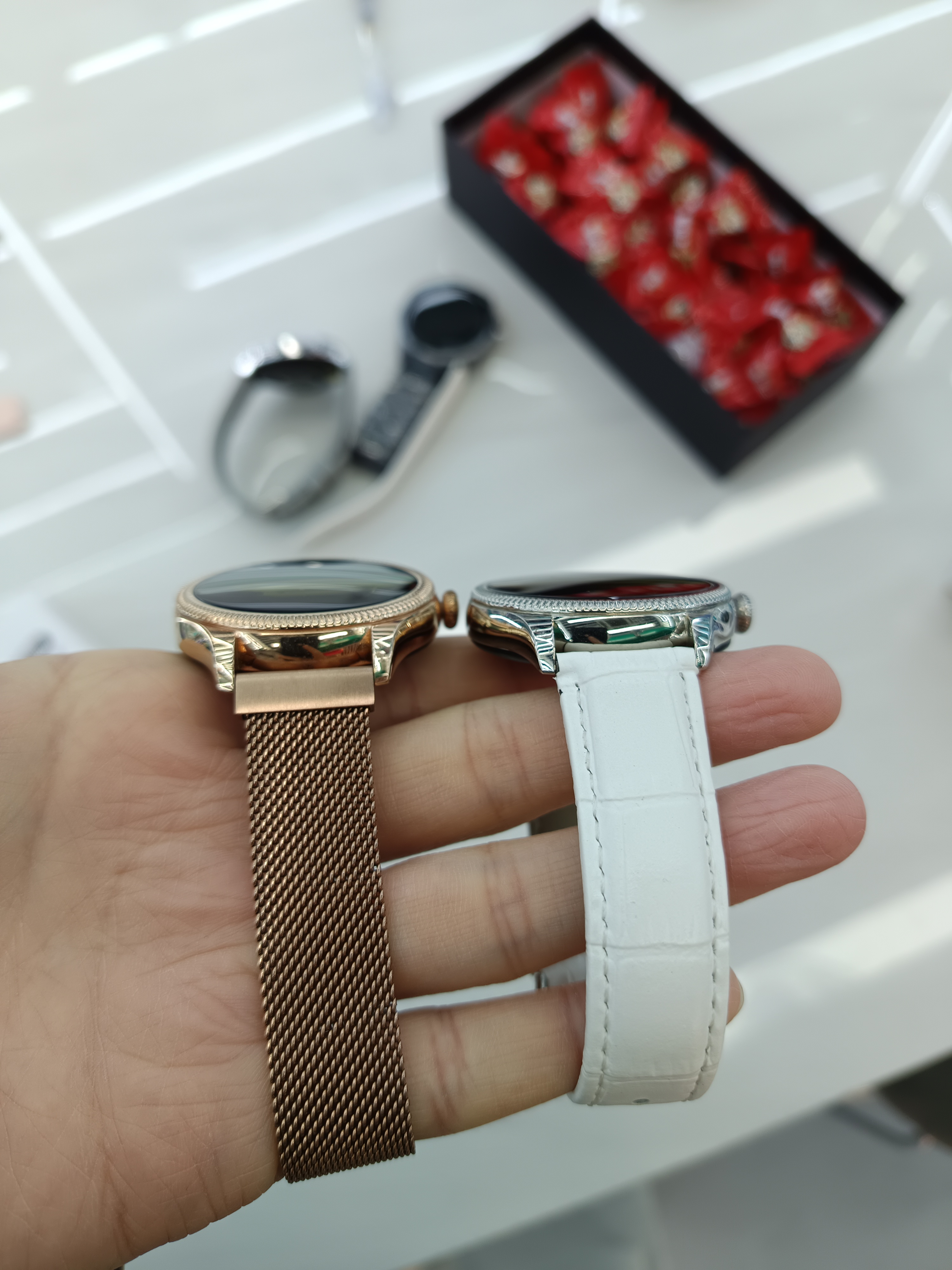 AEMAI RM19 mini Smart Sports Women's round Watch for making and receiving calls, heart rate and blood pressure detection, 2 silicone sports straps with accessories Item Picture