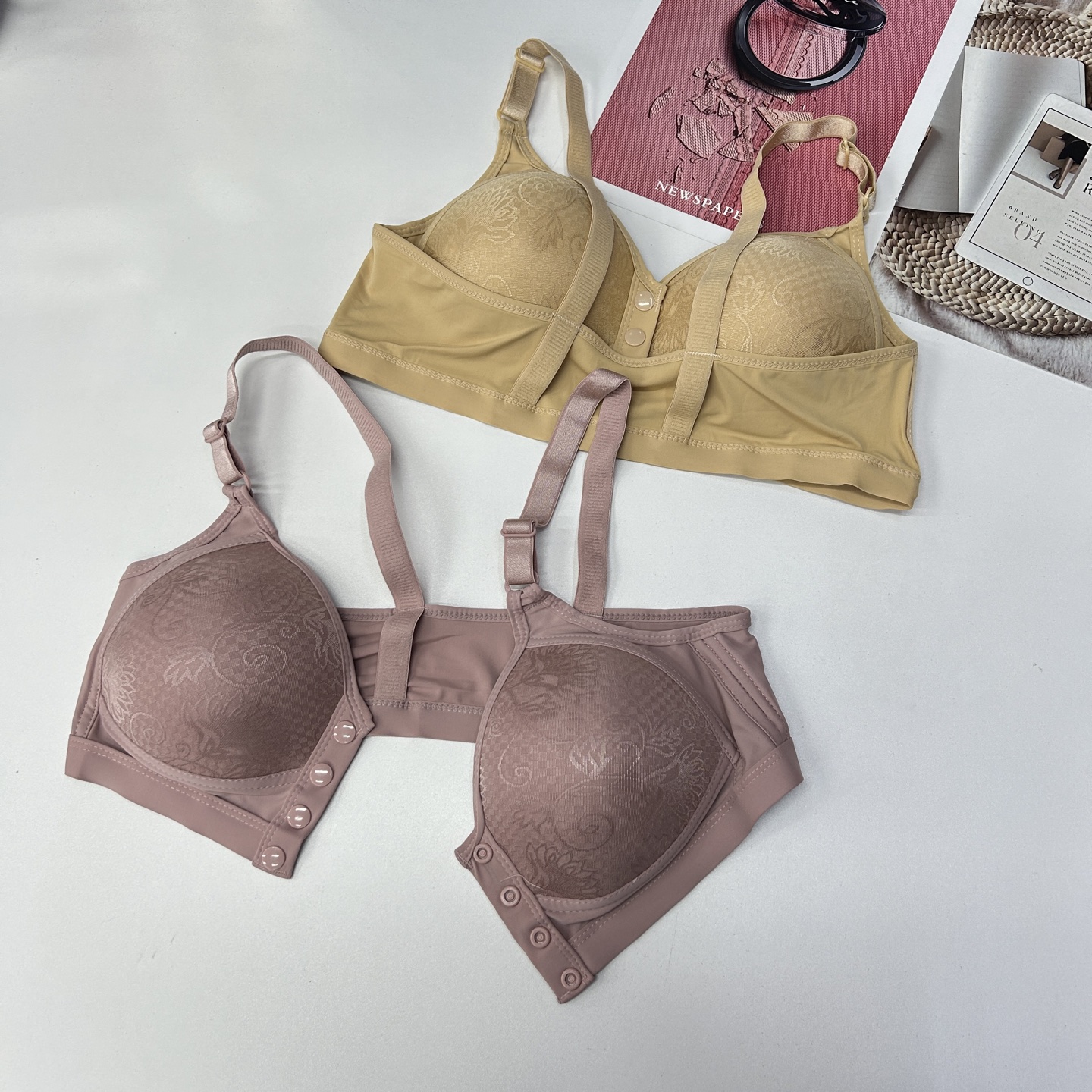 FCM-926# Women's bras for export to the Middle East and Africa. Women's bras with front open buttons, comfortable and seamless bras, QNI Item Picture
