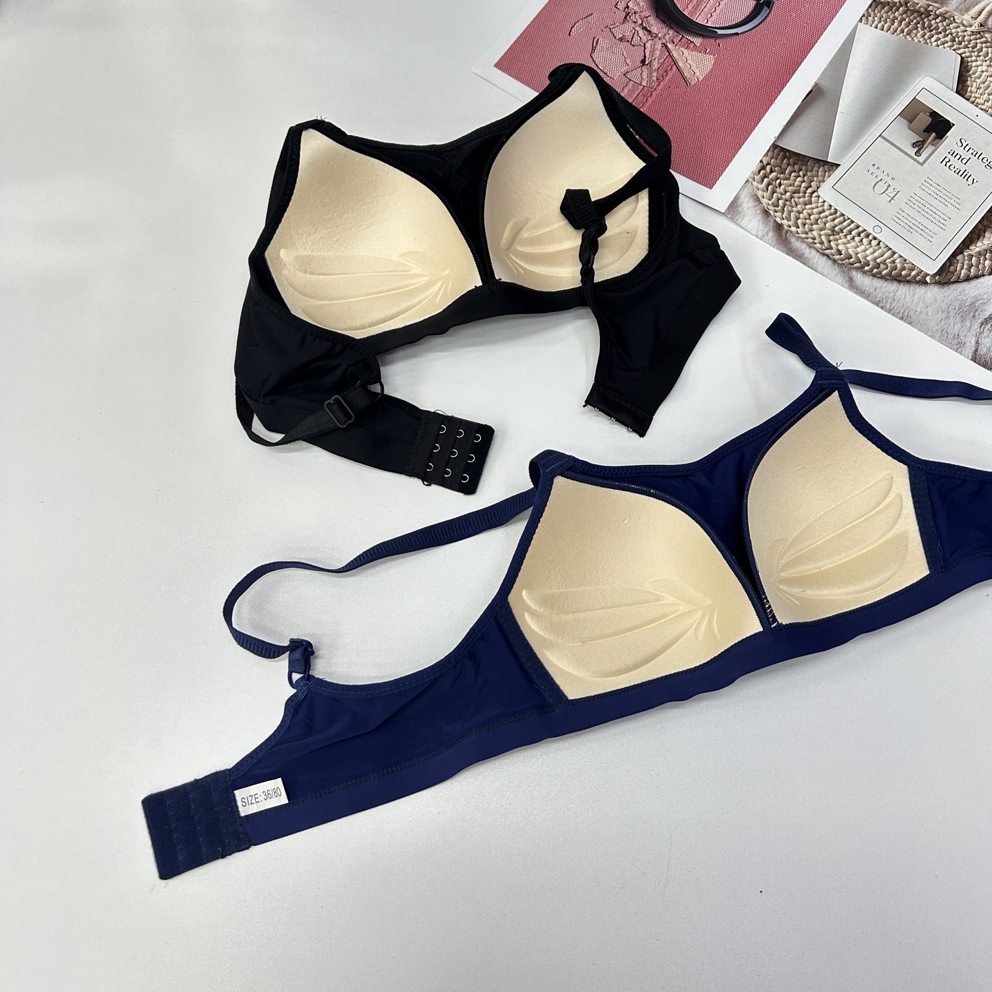 FCM-333# Women's bras for export to the Middle East and Africa. This is a strapless, oversized, and petite women's bra that converges without underwire. QNI Specification drawing