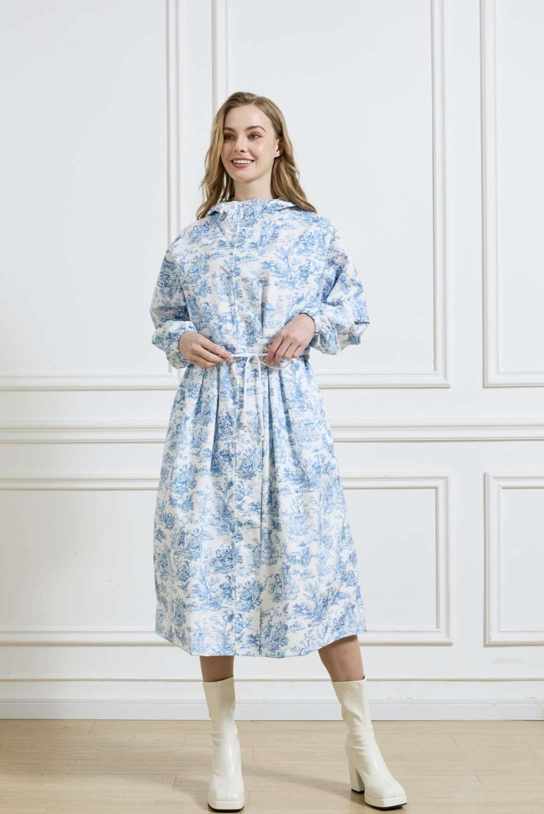 时尚风衣款女用雨衣古典法式油画风图案韩版流行图案可收腰防暴雨雨衣细节图