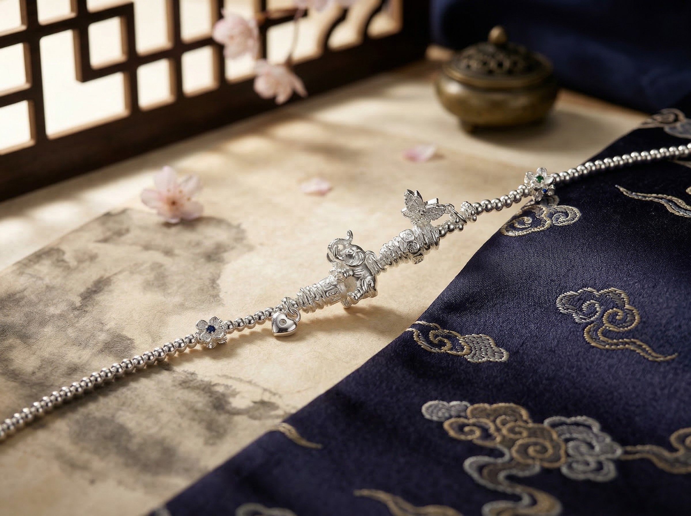 Fashion Seiko 925 Silver Star Sea Journey Retro Ocean Beaded Bracelet for Women: A niche design sense, light luxury, dynamic and whitening vacation-style jewelry