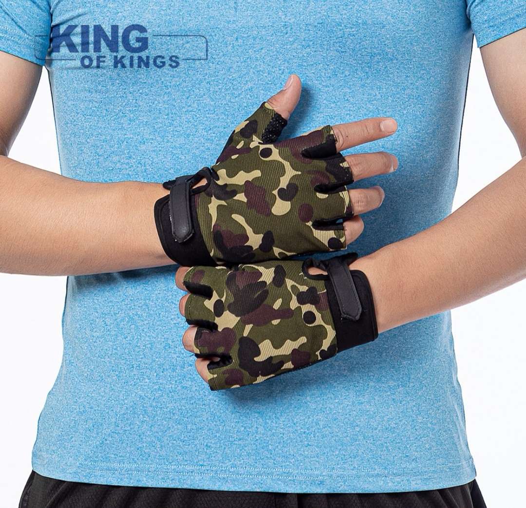 Factory direct supply of half-finger sports gloves Application Scenario