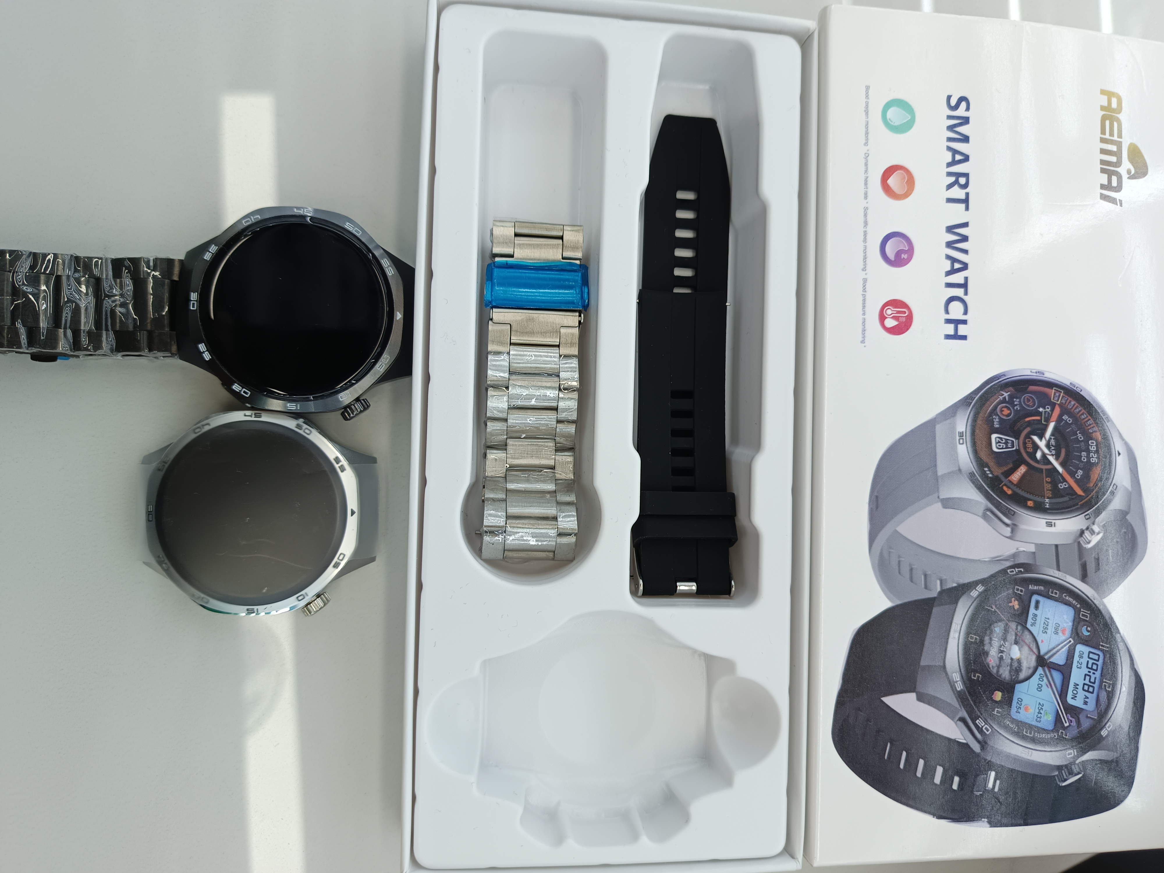 AEMAI YX135 smart sports round watch for making and receiving calls, heart rate and blood pressure detection, sports silicone 2 straps with accessories details Picture