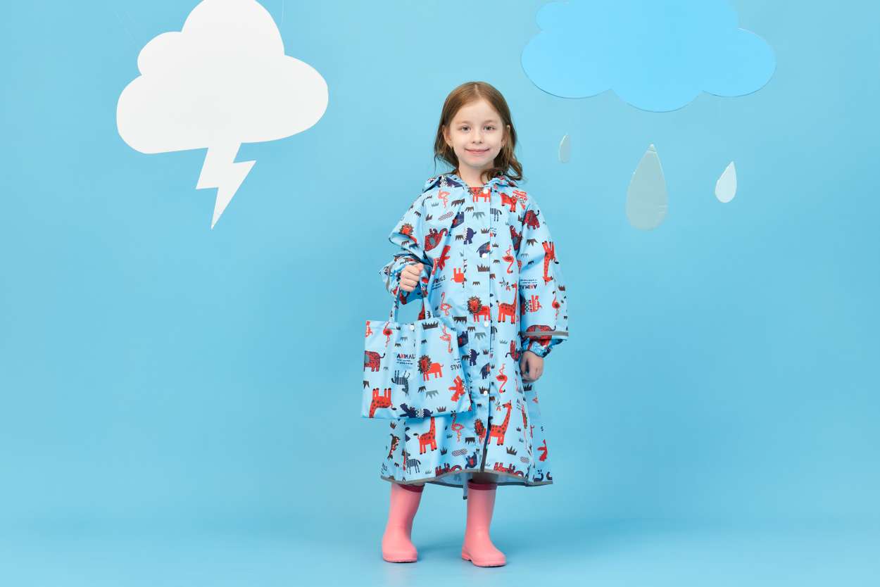 学生背包雨衣满印卡通图案学生男孩女孩上学通勤反光安全防暴雨多尺码可选环保无气味柔软布料时尚网红宝妈必选雨衣【动物乐园】