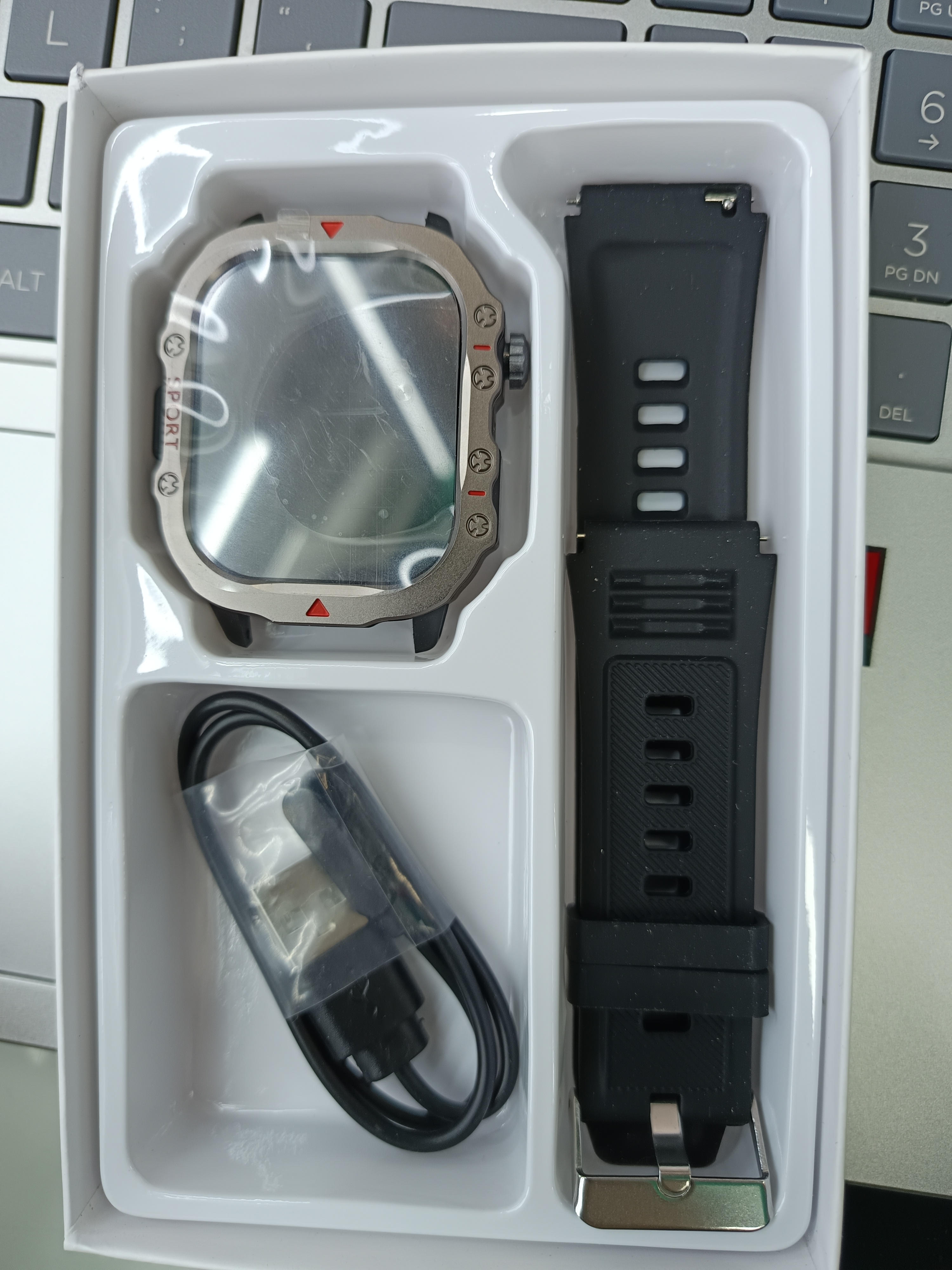 The latest AEMAI RM 56 smart sports watch features a large screen, a flashlight, and a silicone strap that can monitor psychology, blood pressure, exercise, and sleep Specification image