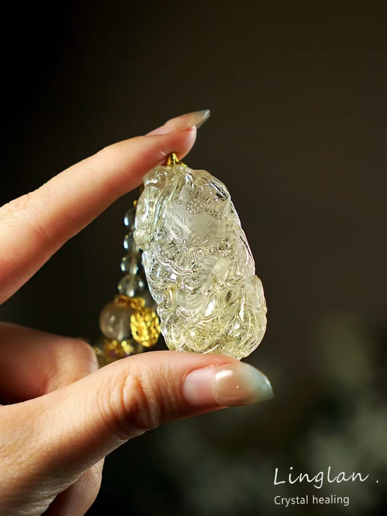 金发晶水晶狐牌水晶吊坠