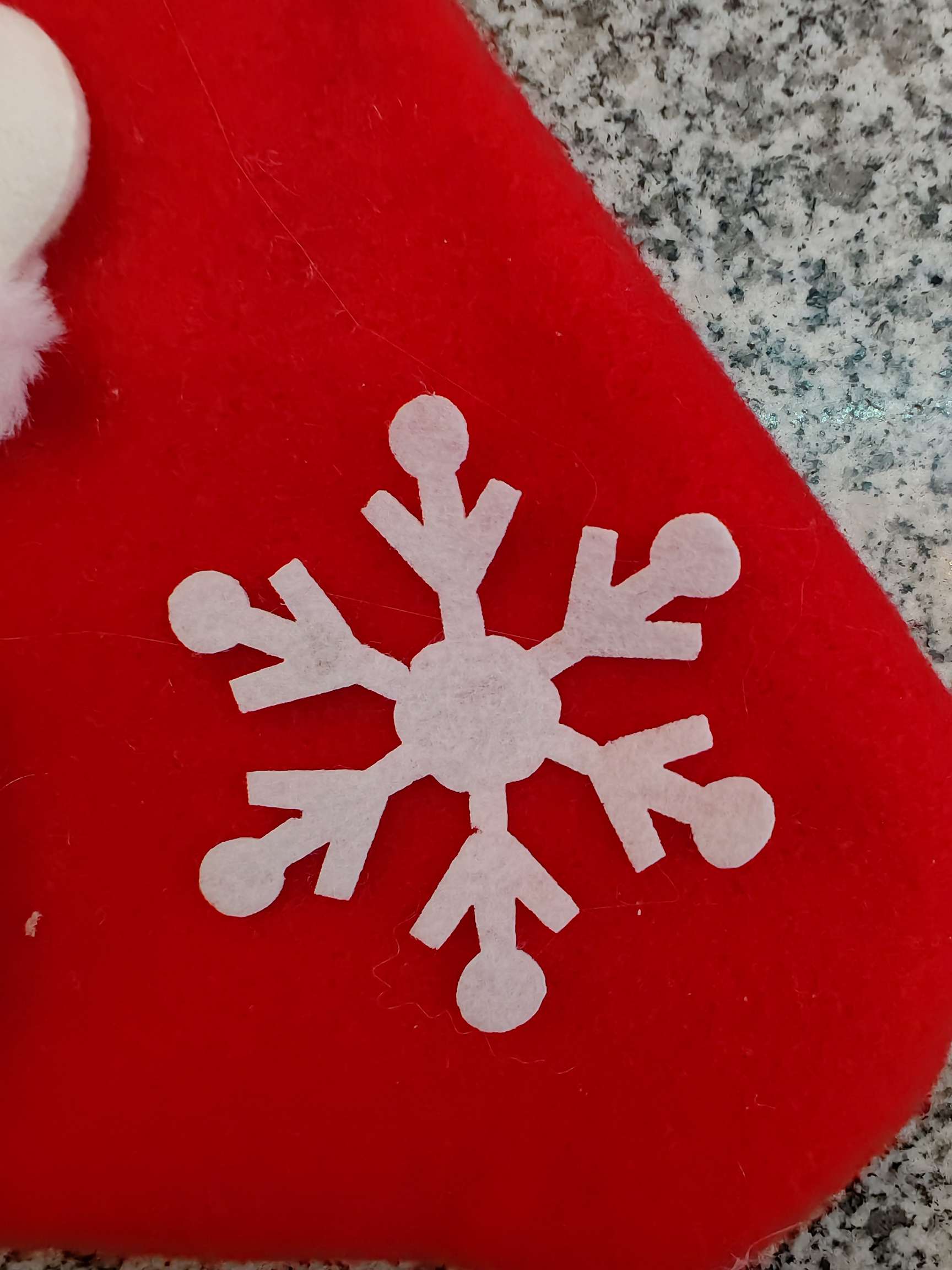 Santa Claus socks, Christmas wreaths, office decorations, figurines Specification image