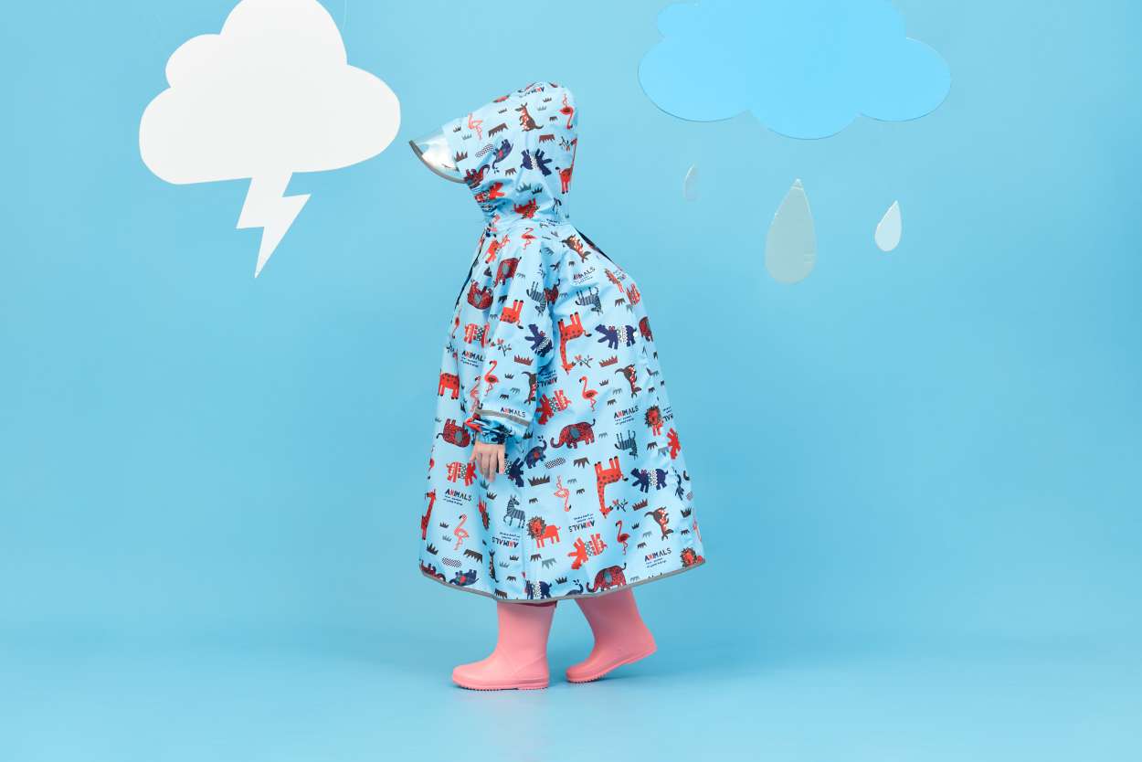 学生背包雨衣满印卡通图案学生男孩女孩上学通勤反光安全防暴雨多尺码可选环保无气味柔软布料时尚网红宝妈必选雨衣【动物乐园】产品图