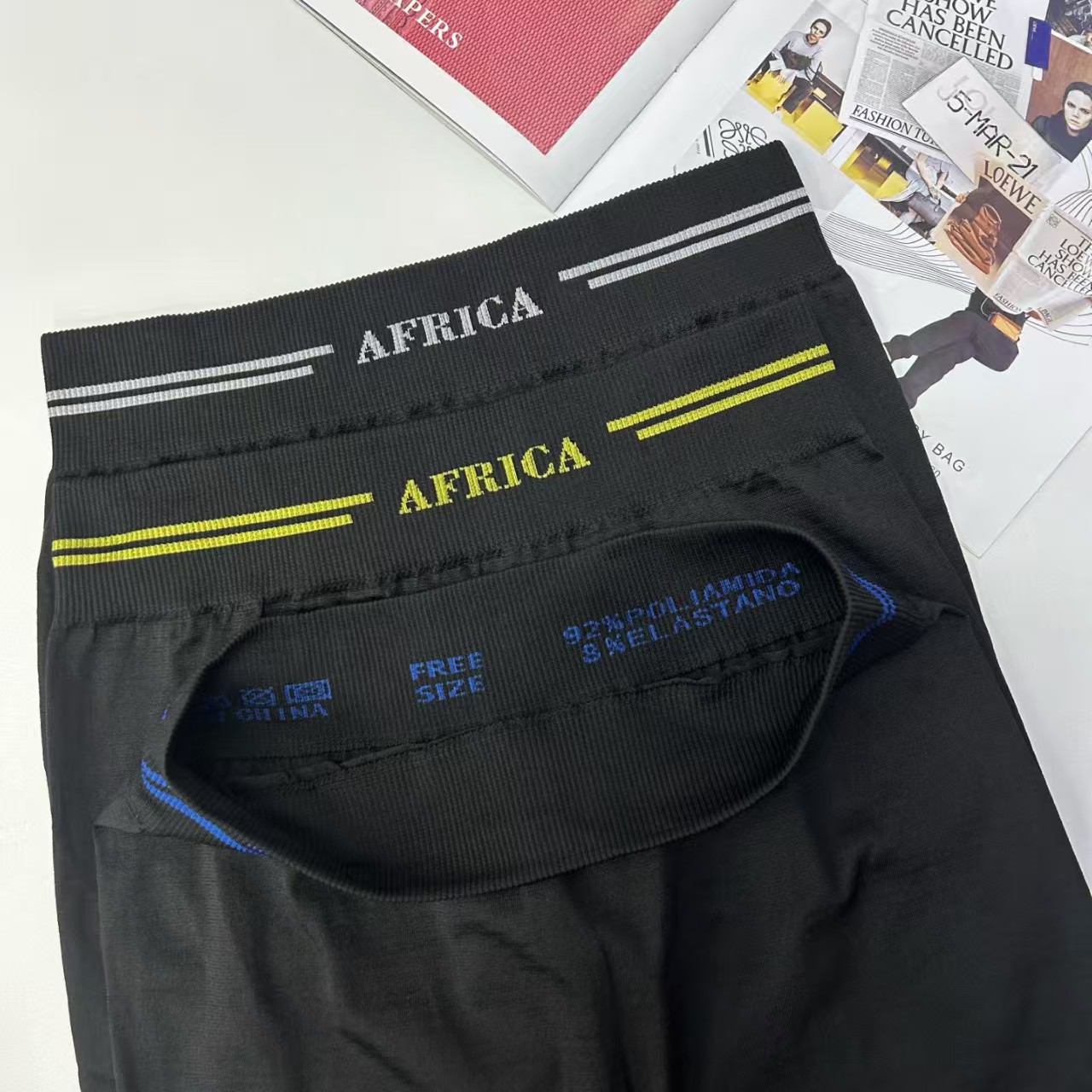 561# Leggings for export to the Middle East and Africa, men's leggings in solid color, contrasting color, letter print decoration, comfortable and breathable, QNI men's leggings Application Scenario