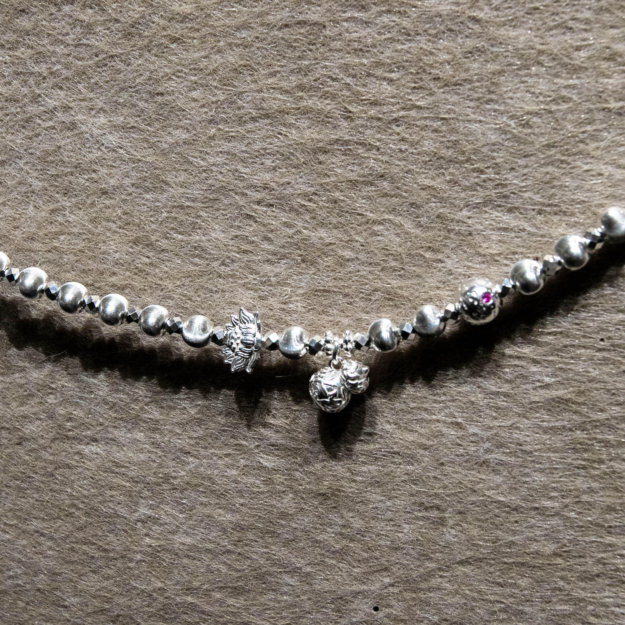 Fashionable and exquisite 925 Anemone Lucky Bag beaded bracelet for women, a new Chinese-style niche design sense, light luxury, whitening and good fortune jewelry Item Picture