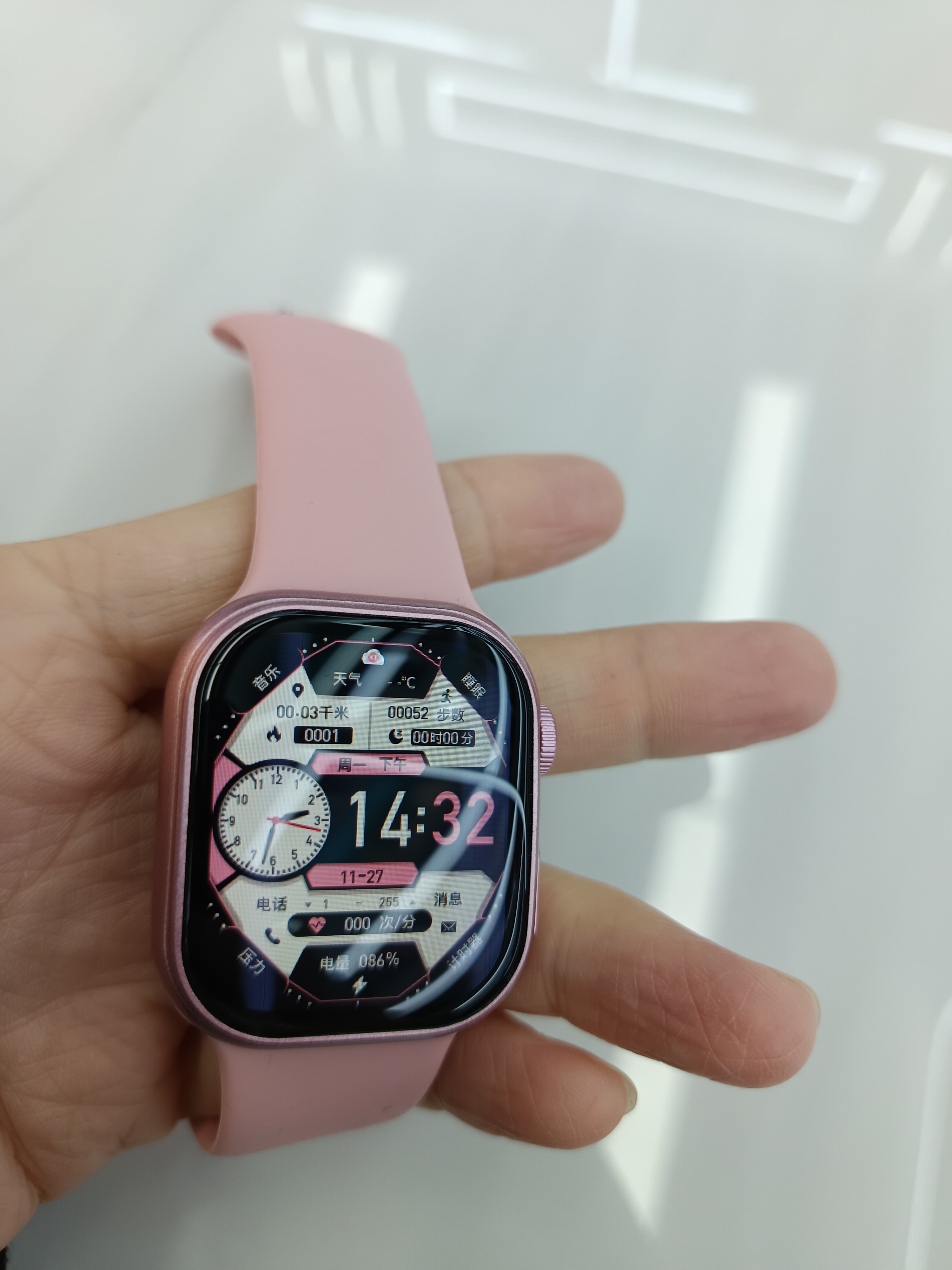 The AEMAI YX4mini smart sports watch features a high-end curved surface with a heart rate monitoring silicone strap for sports and sleep Specification image